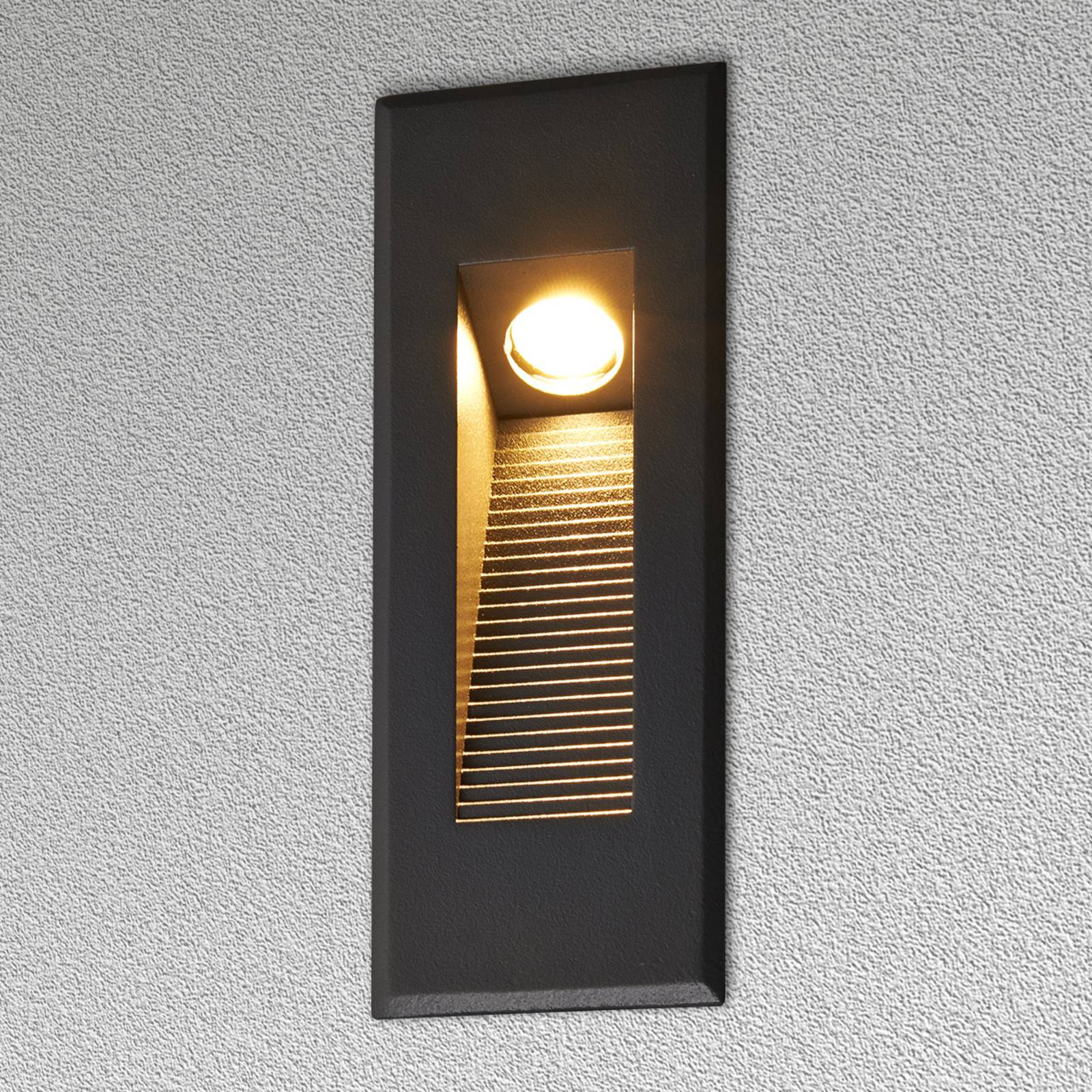 Lucande Indirekt skinande LED-vägglampa Nuno