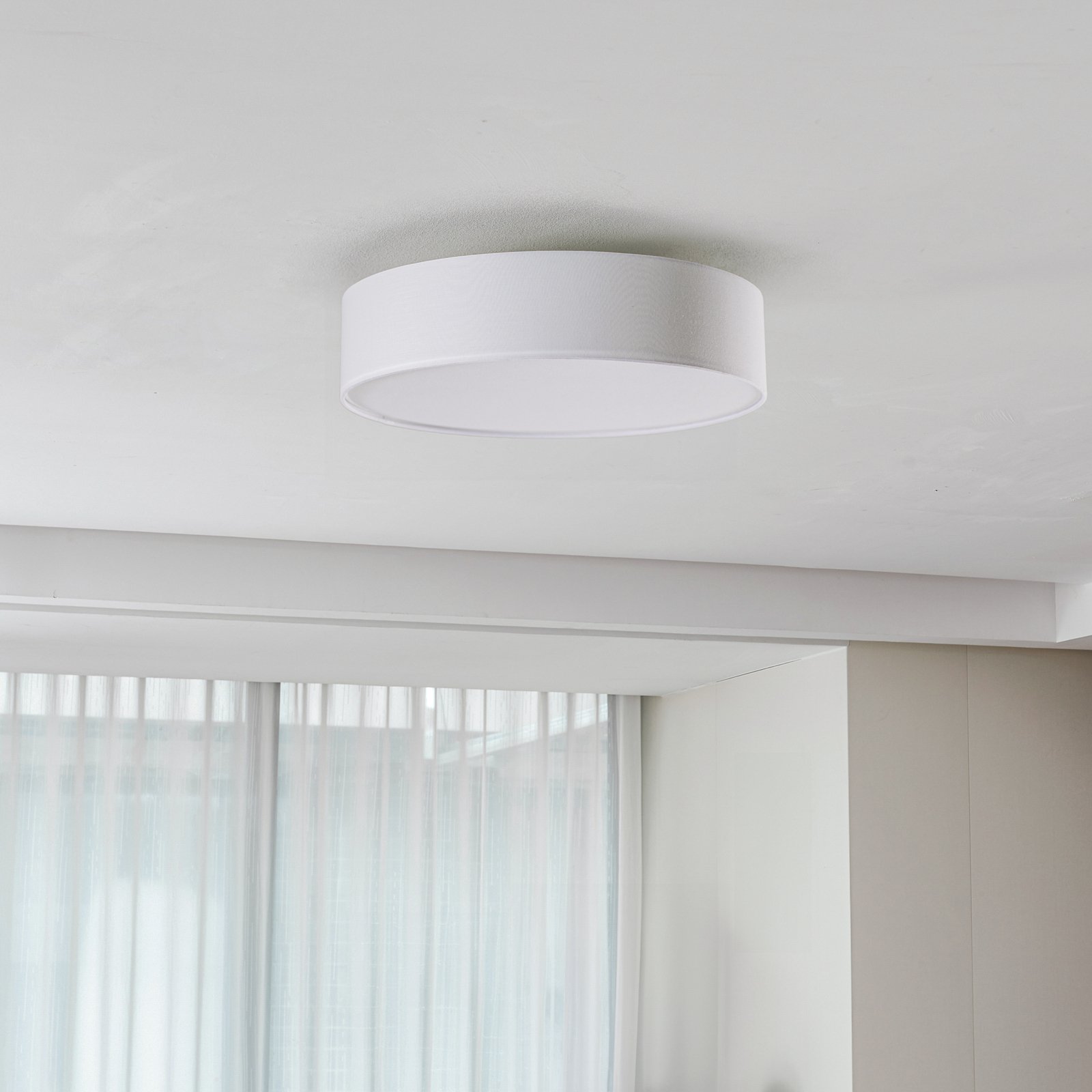 Lindby ceiling light Sebatin, Ø 50 cm, white, fabric, E27