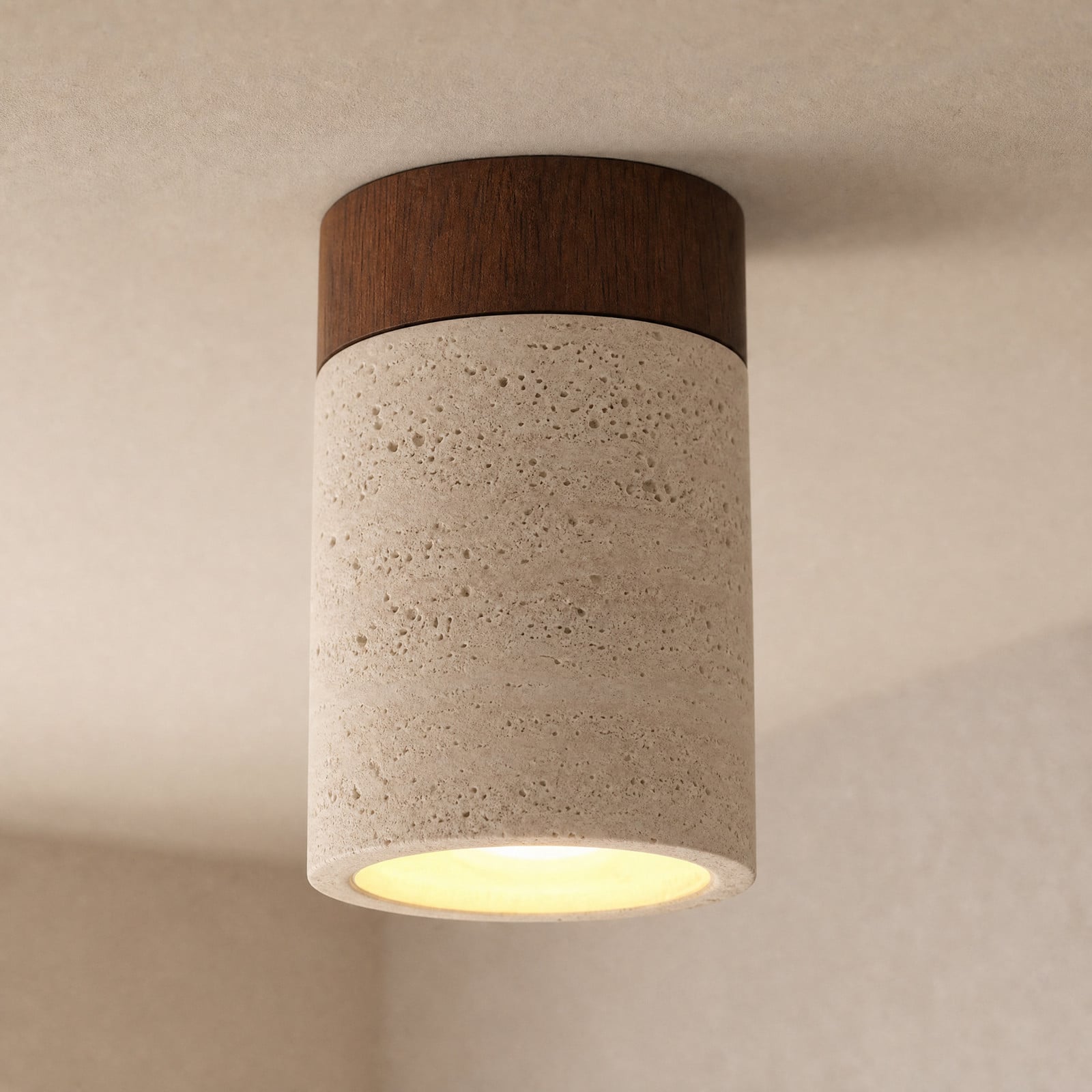 Carlotta taklampa, beige/valn&ouml;t, &Oslash; 12 cm, tr&auml;/betong &ndash; Lucande - Vardagsrum - Modern - Med en ljusk&auml;lla