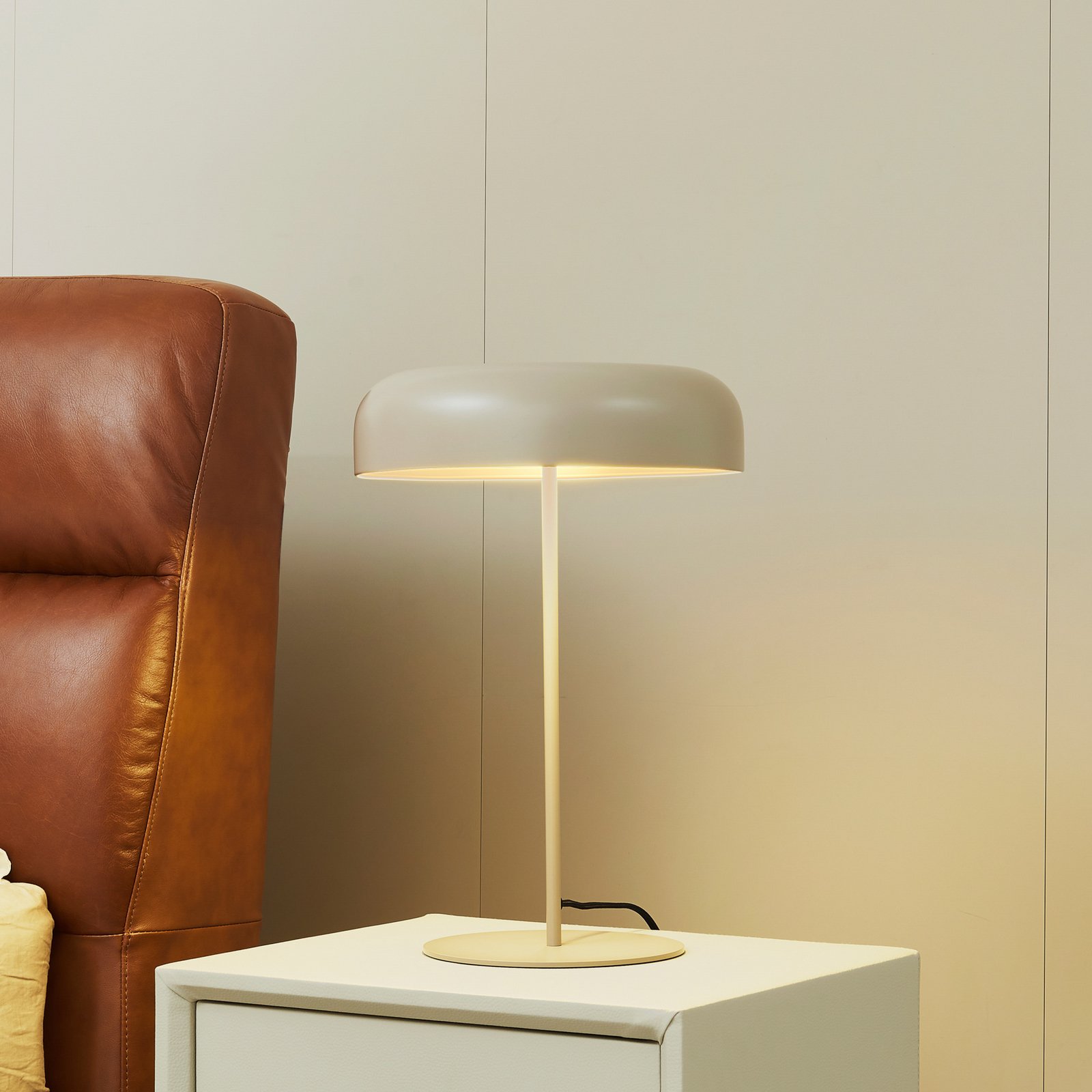 Edion Bordslampa Beige - Lindby