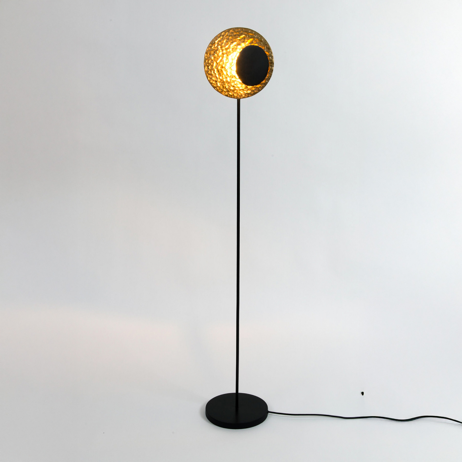 LED-lattiavalo INFINITY TERRA musta/kultainen, korkeus 132 cm, metallia
