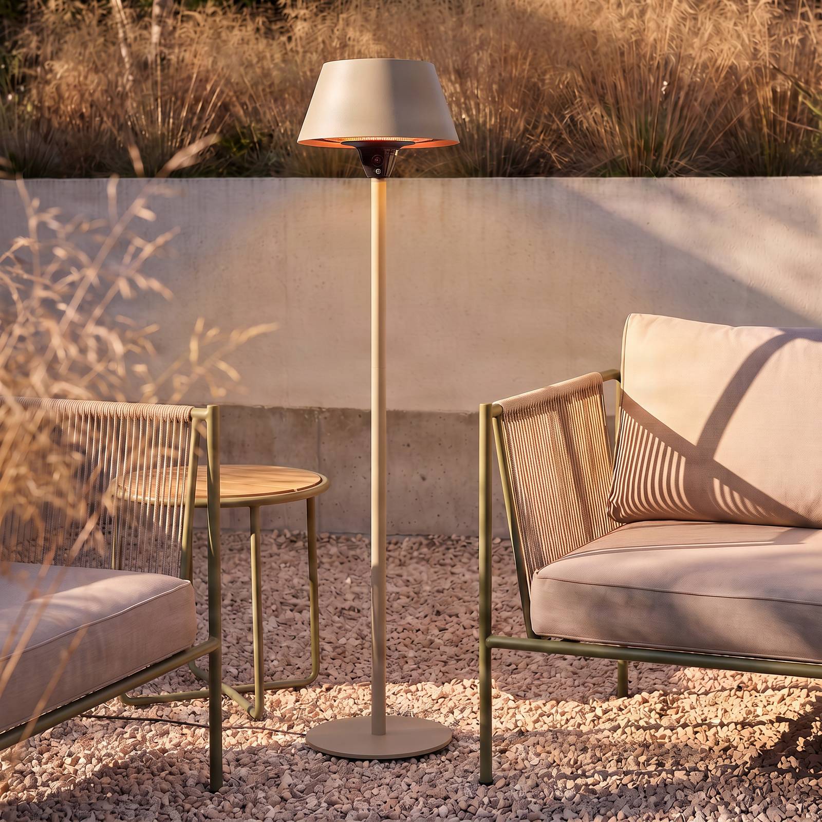 Lucande Vamio staande terrasverwarmer, beige, 210 cm, afstandsbediening