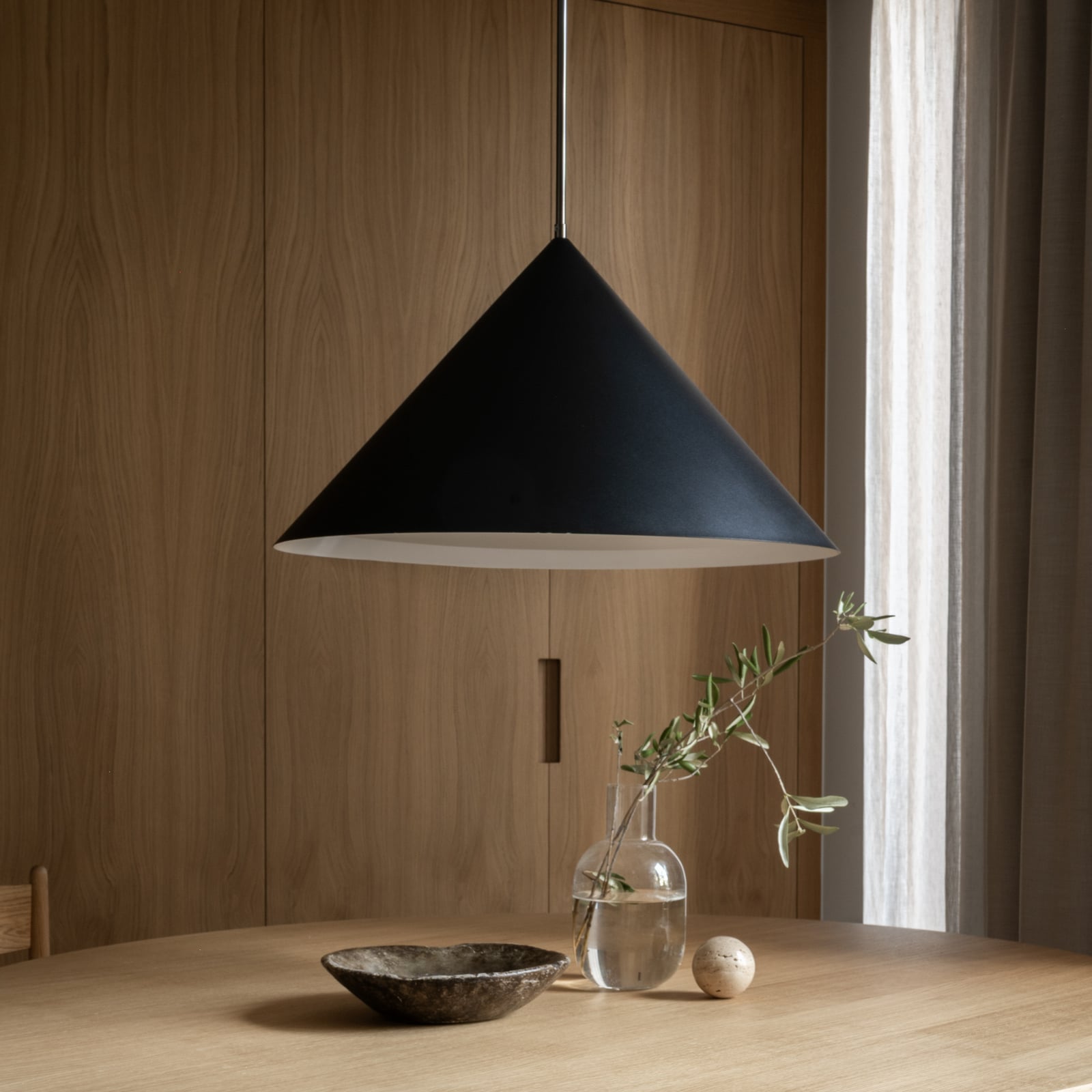 Lampada a sospensione Kuro, Ø 65 cm, nera, metallo, E27 - Watt & Veke