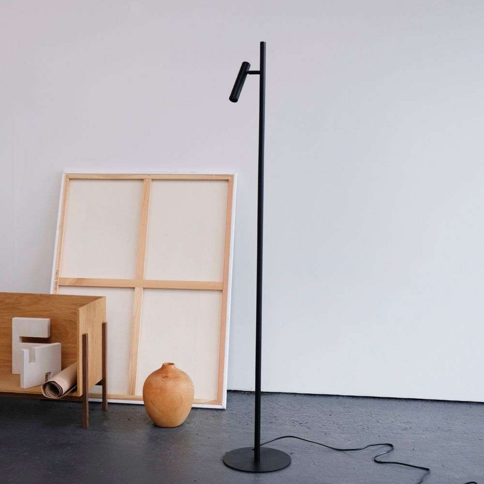 Carlo 1 Lampadar Matt Black - DybergLarsen