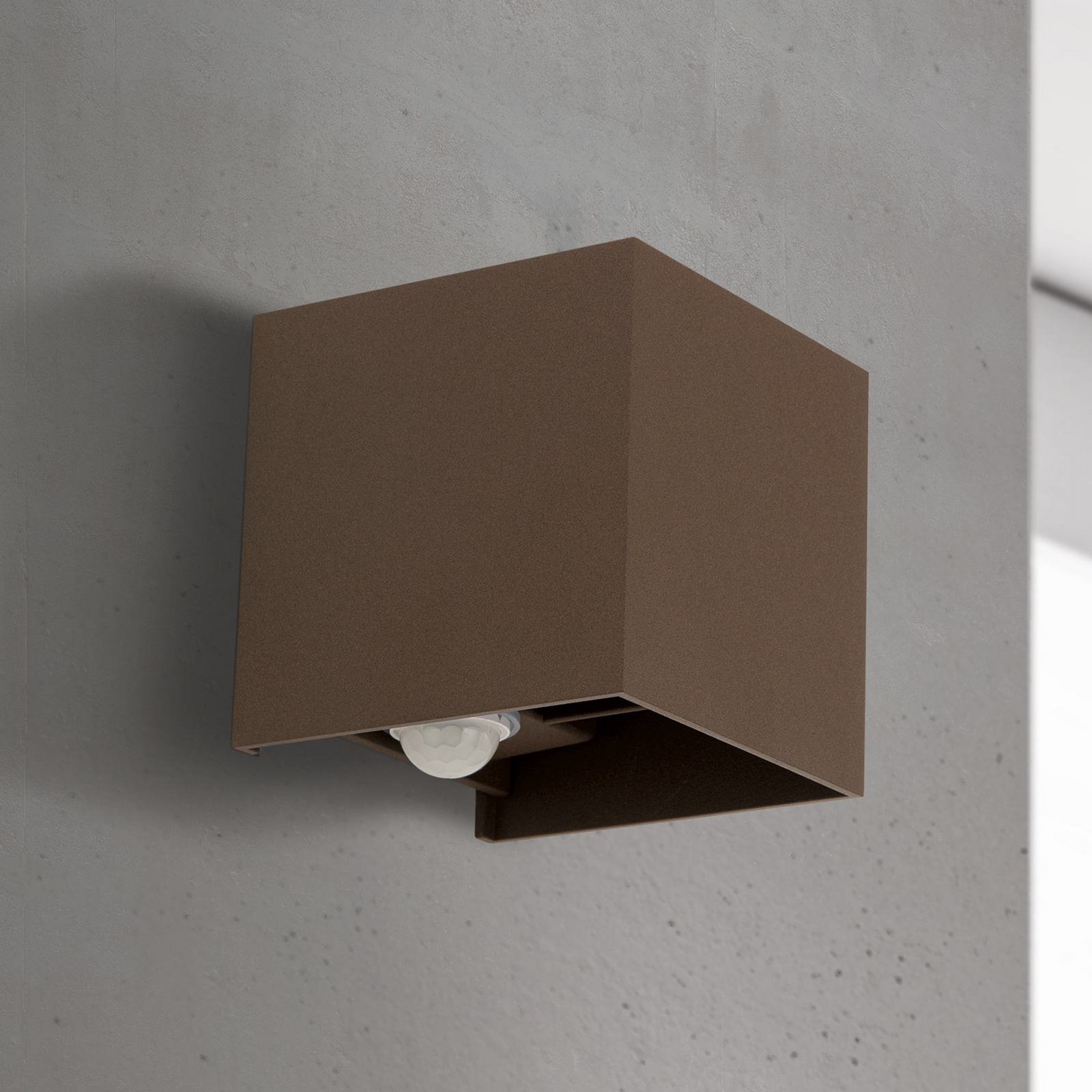 Candeeiro de parede exterior LED Cube-S, corten, metal, sensor