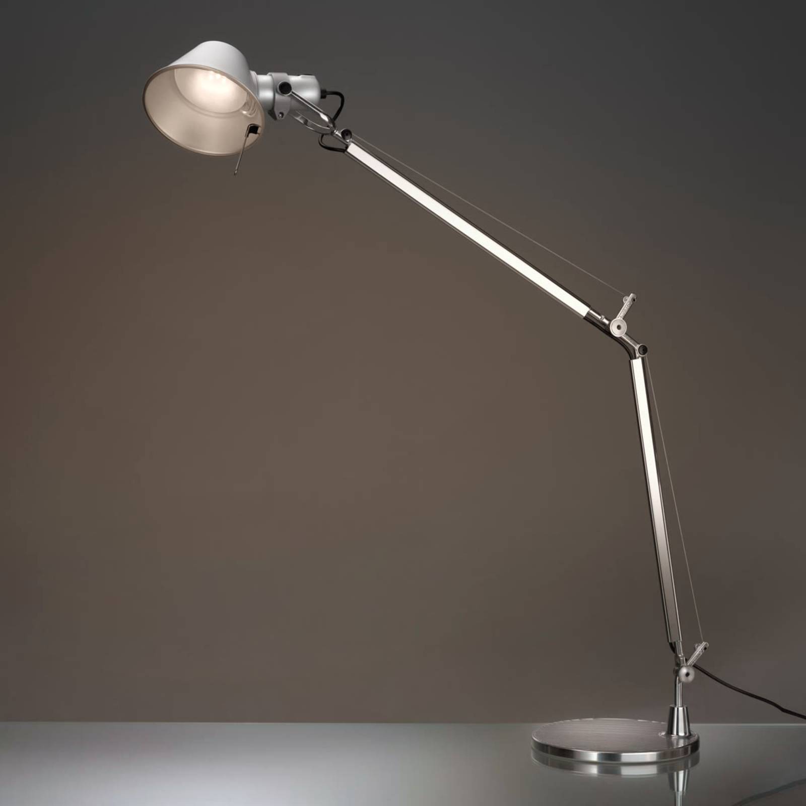 Lampka biurkowa LED Tolomeo ze ściemniaczem