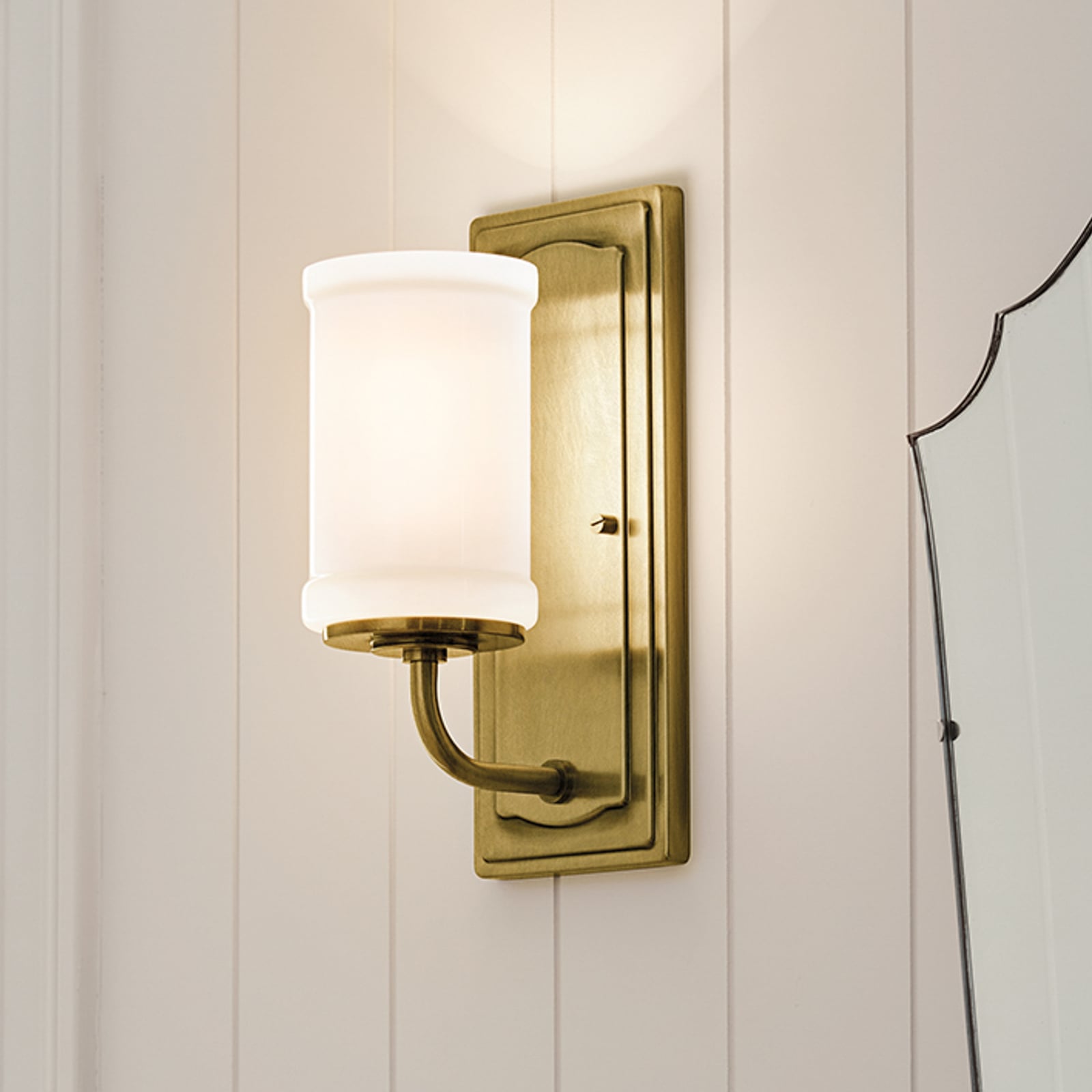 Vegglampe Vetivene, messing, høyde 31 cm, metall, IP44 G9-LED