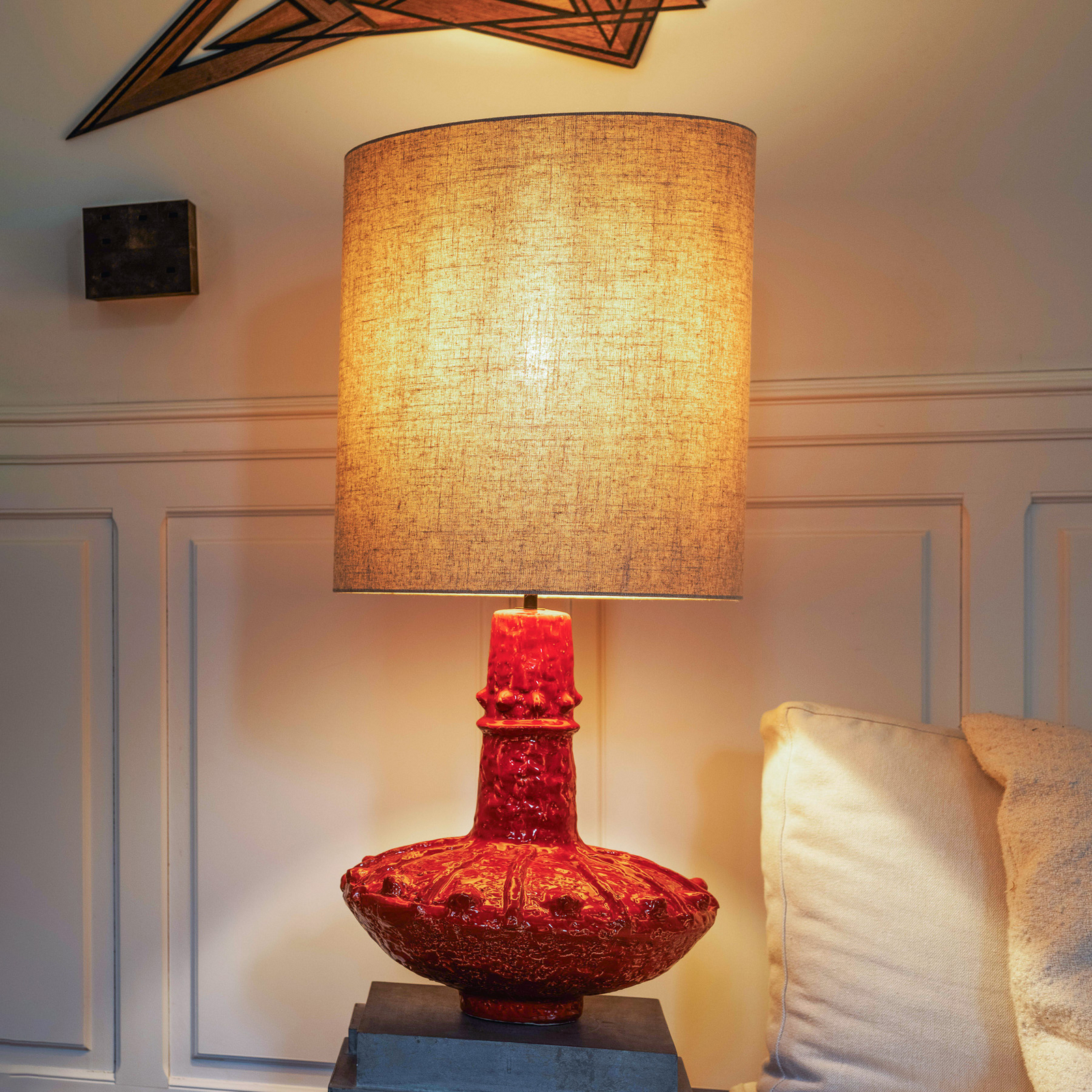 ORANGE GEORGIA bordlampe, steingods, tekstil, høyde 97 cm – Serax