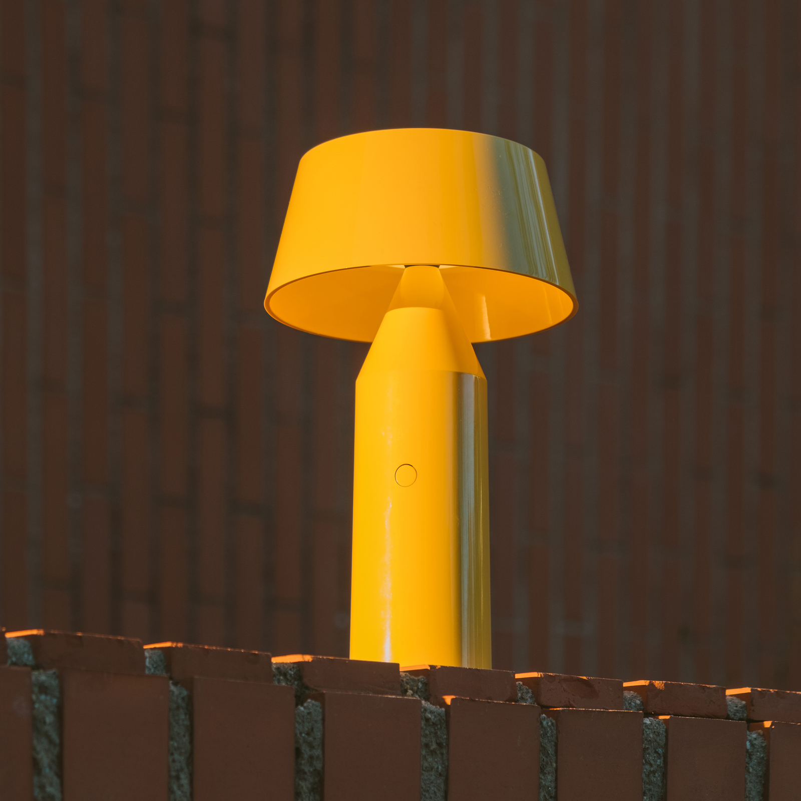 MARSET Bicoca -LED-akkupöytälamppu, keltainen