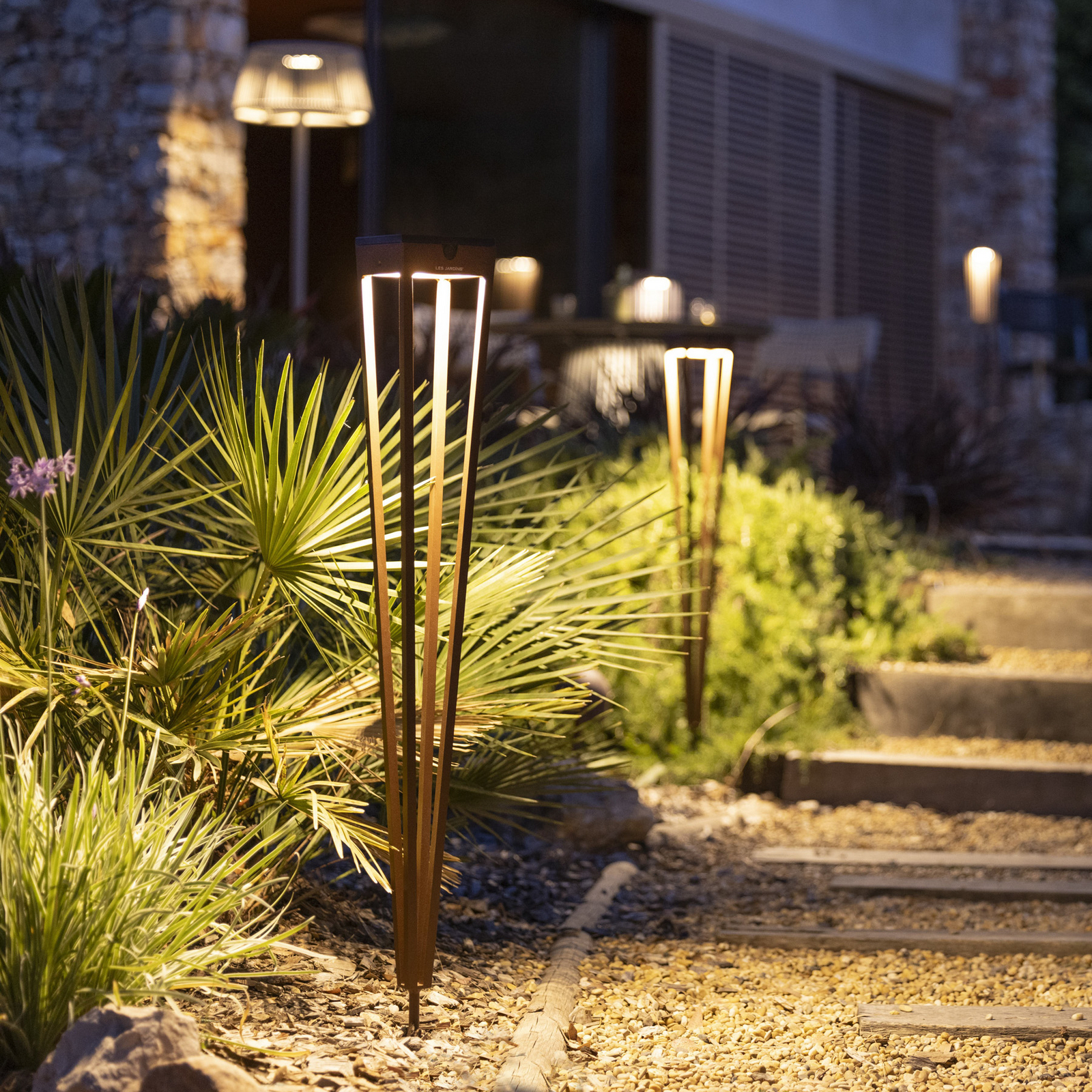 Les Jardins LED-solfackla Tinka, corten, 90 cm, markspett