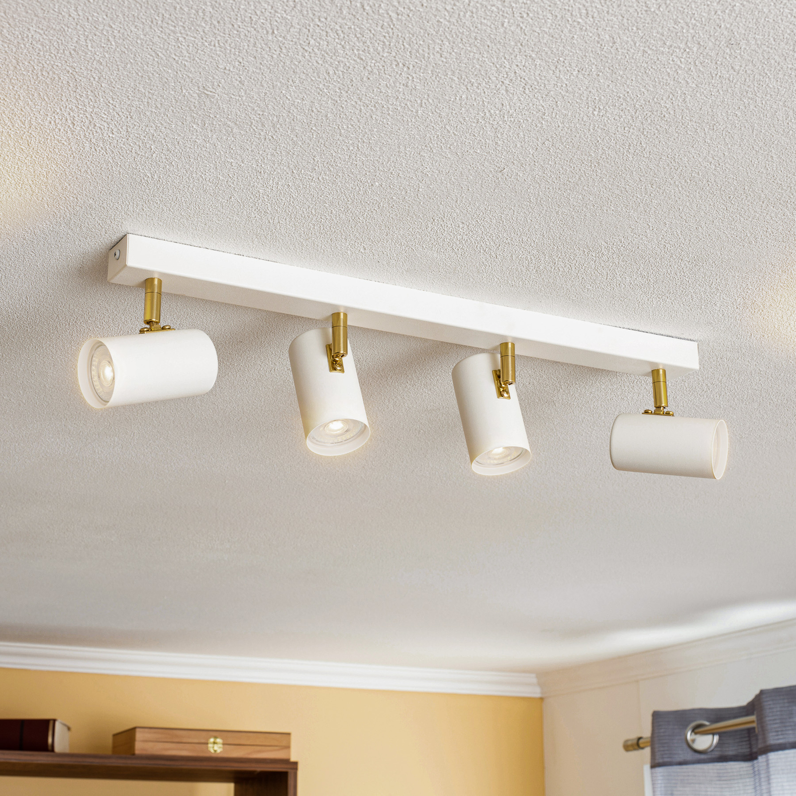 Lund ceiling spotlight in white, four-bulb