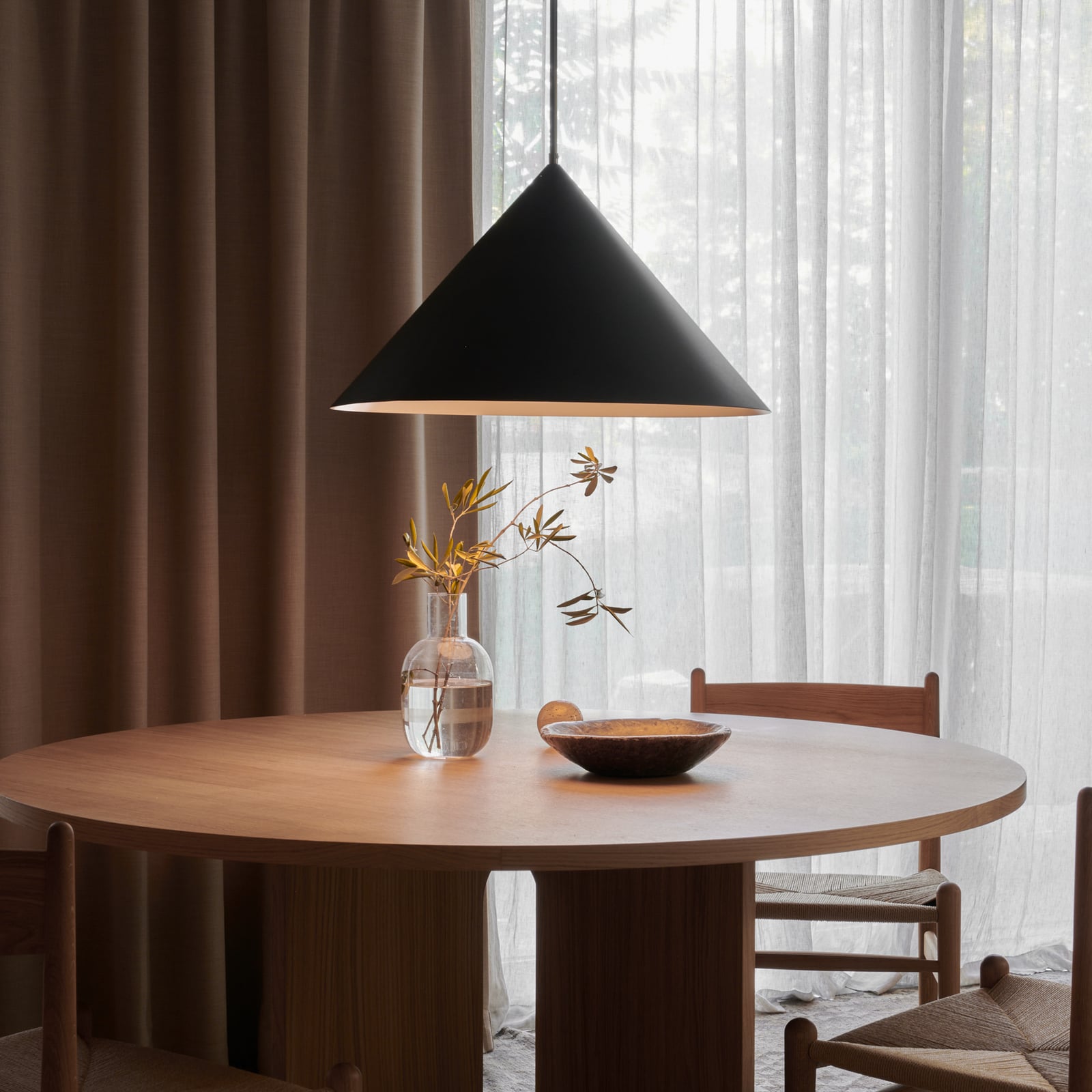 Lampada a sospensione Kuro, Ø 65 cm, nera, metallo, E27 - Watt & Veke