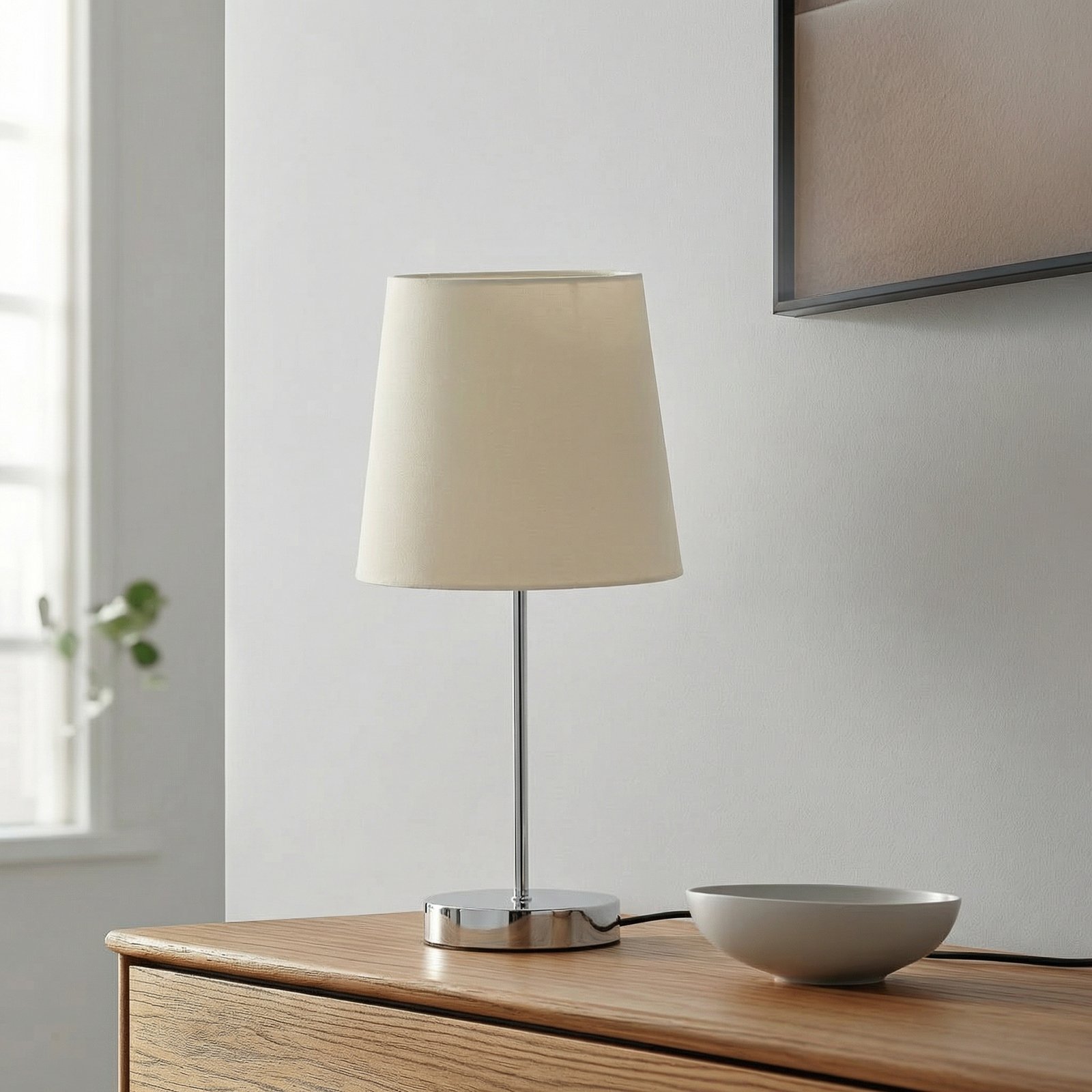 Lindby Leza lampa stołowa chromowa, klosz biały Lindby Leza lampa stołowa chromowa, klosz biały