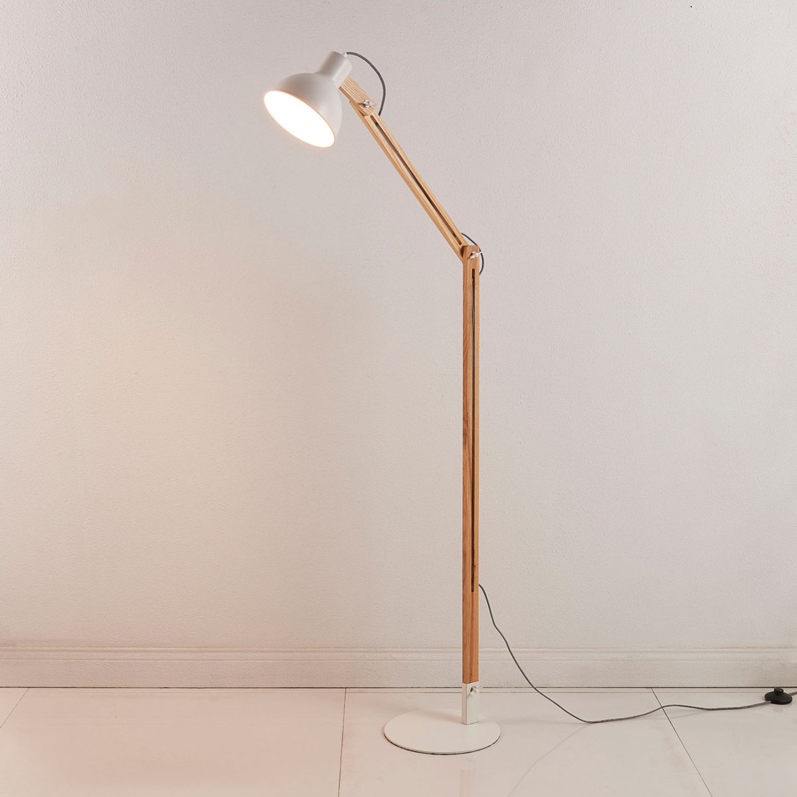Shivanja Stehleuchte White/Ash - Lindby