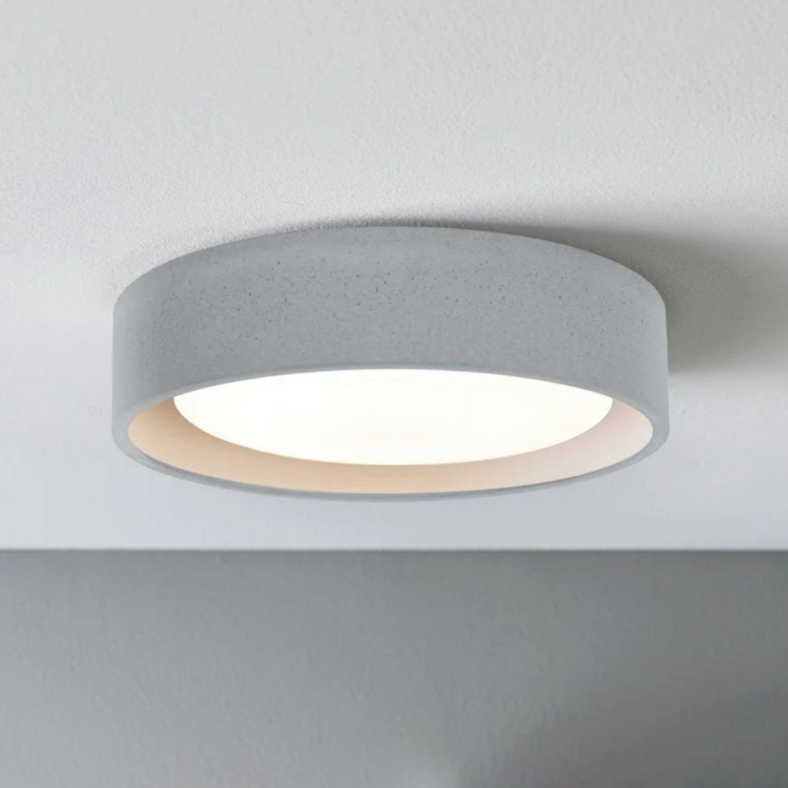 Plafonnier Uno, gris, béton, Ø 27 cm, GX53 - Beacon Plafonnier Uno, gris, béton, Ø 27 cm, GX53 - Beacon