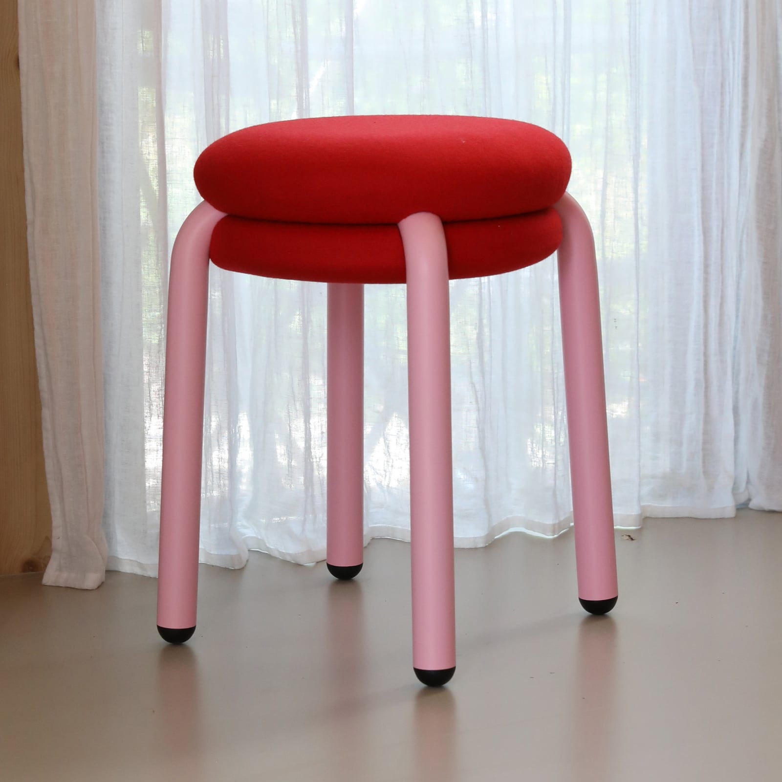 Chaise Macaron, rouge, métal, hauteur 47 cm - &Klevering