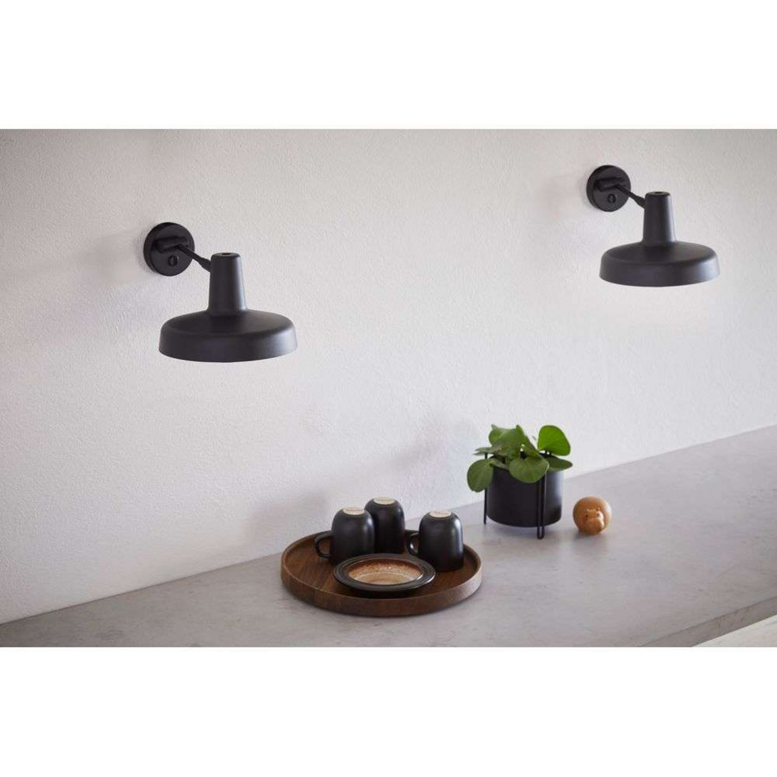 Arigato Aplique de Pared Extra Short Black - Grupa