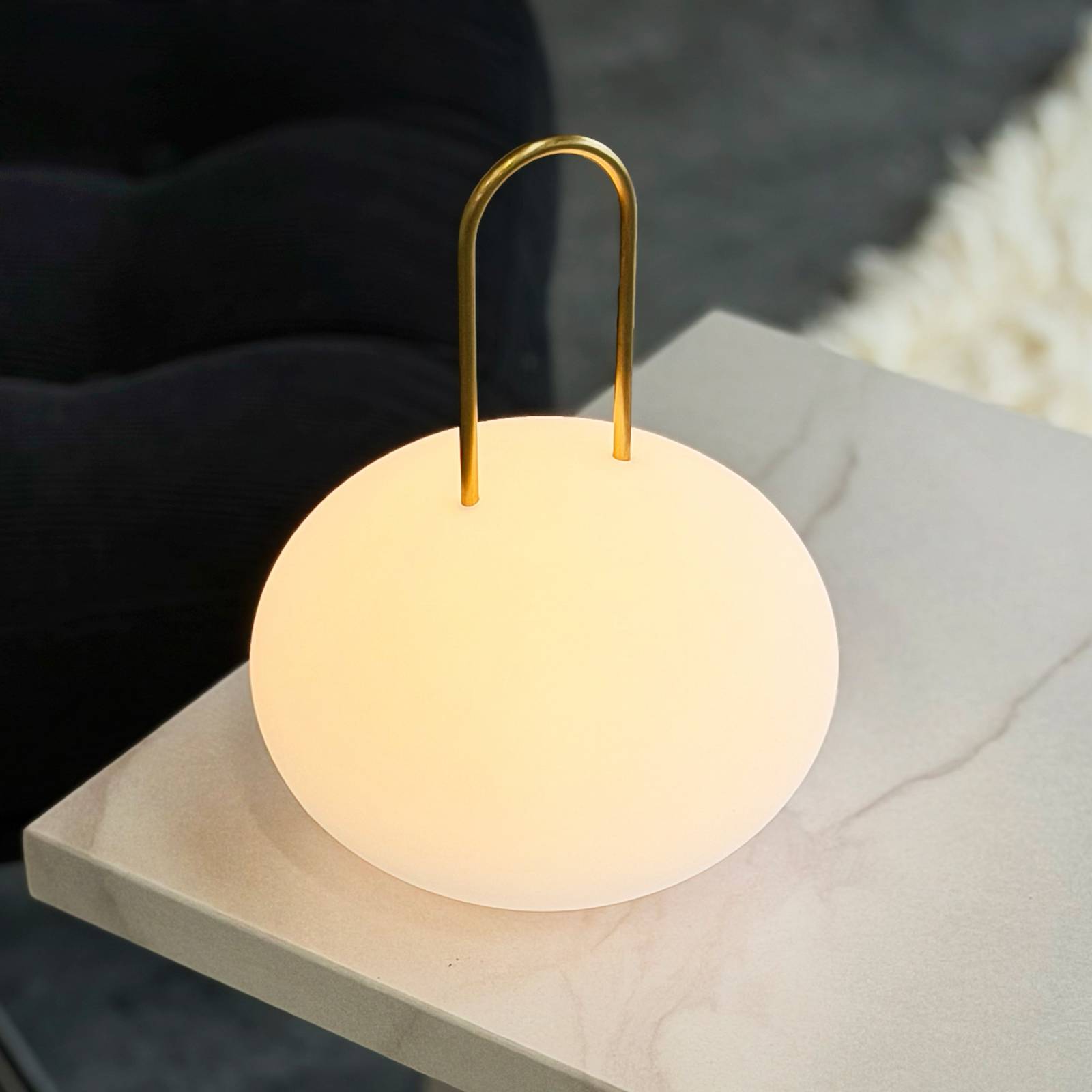 Dyberg Larsen lanterne LED rechargeable Ellipse, blanc/laiton, IP44