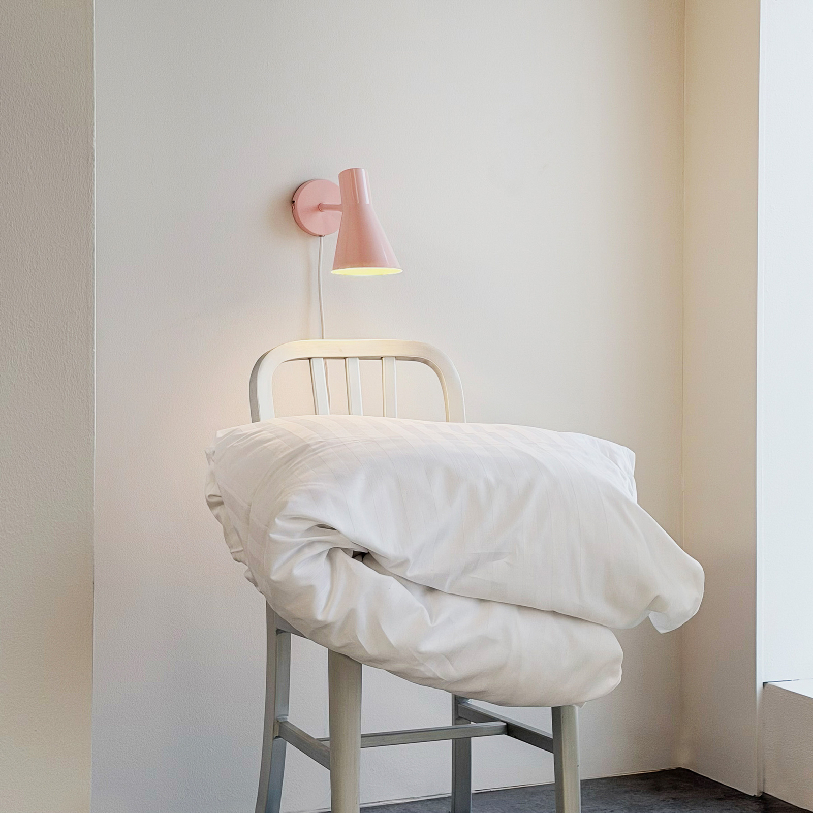 Zidna svjetiljka DL12, ružičasta, E27, metalna - Dyberg Larsen