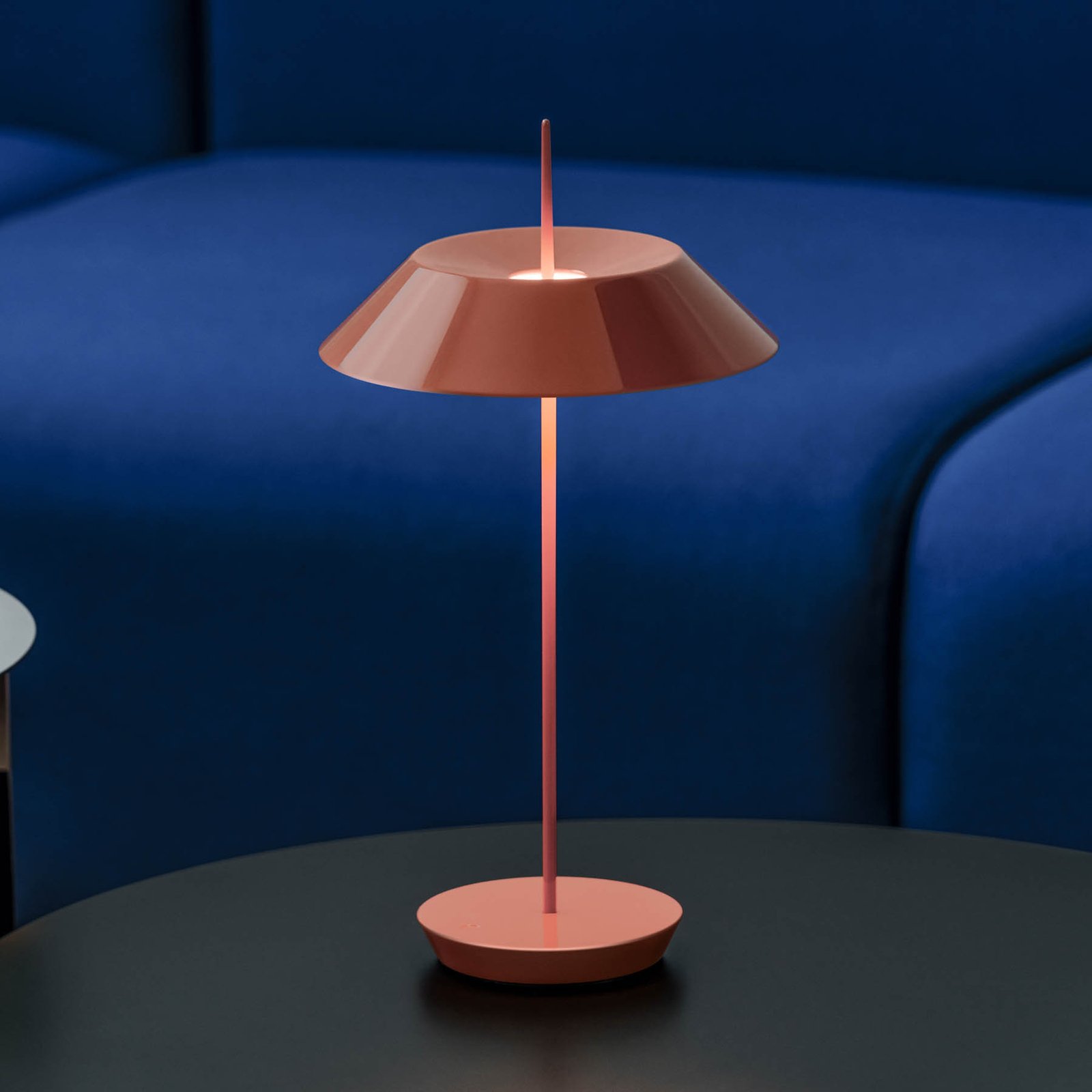 Vibia Mayfair Mini bordlampe, batteri, rødbrun