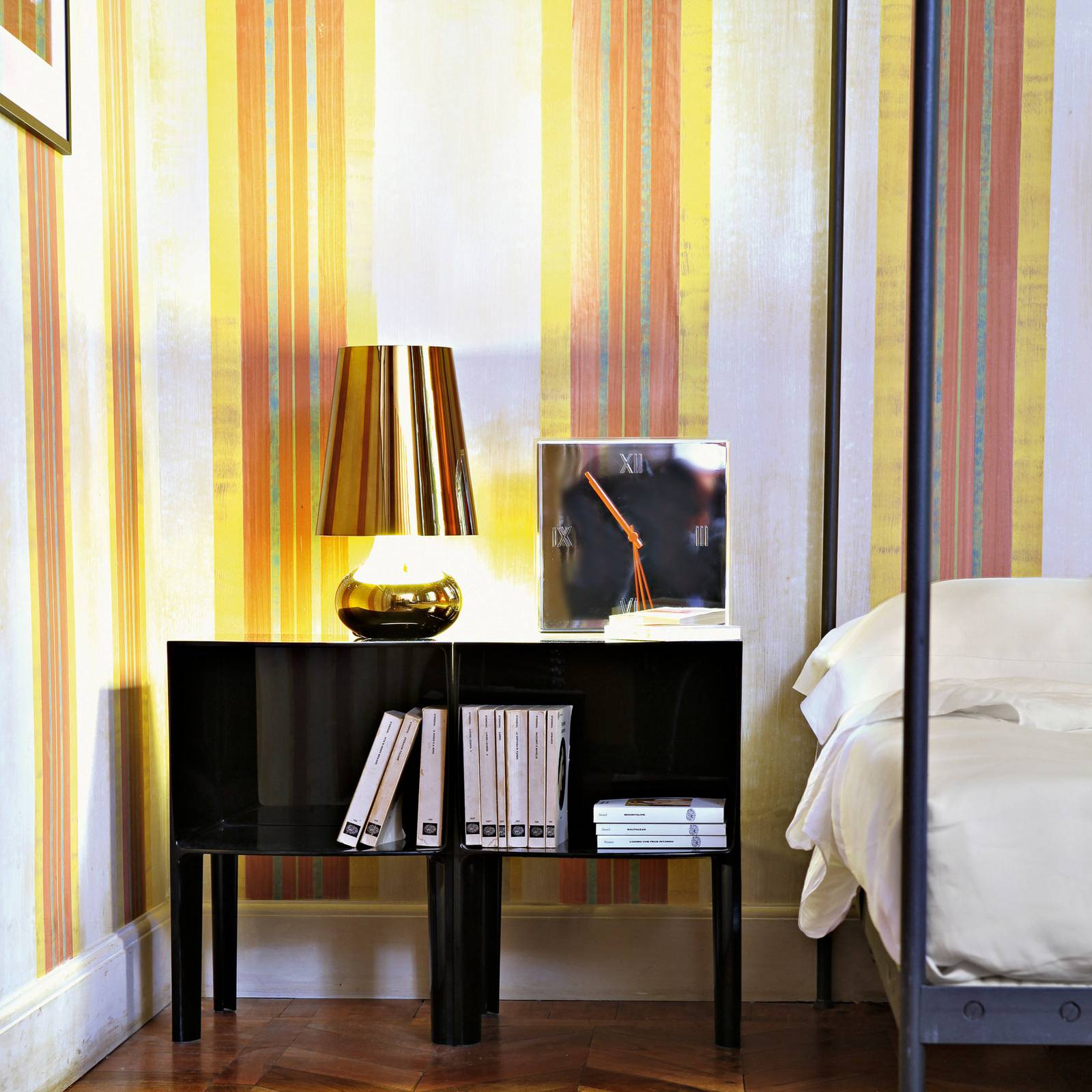 Kartell Cindy lampa stołowa LED złoty metallic