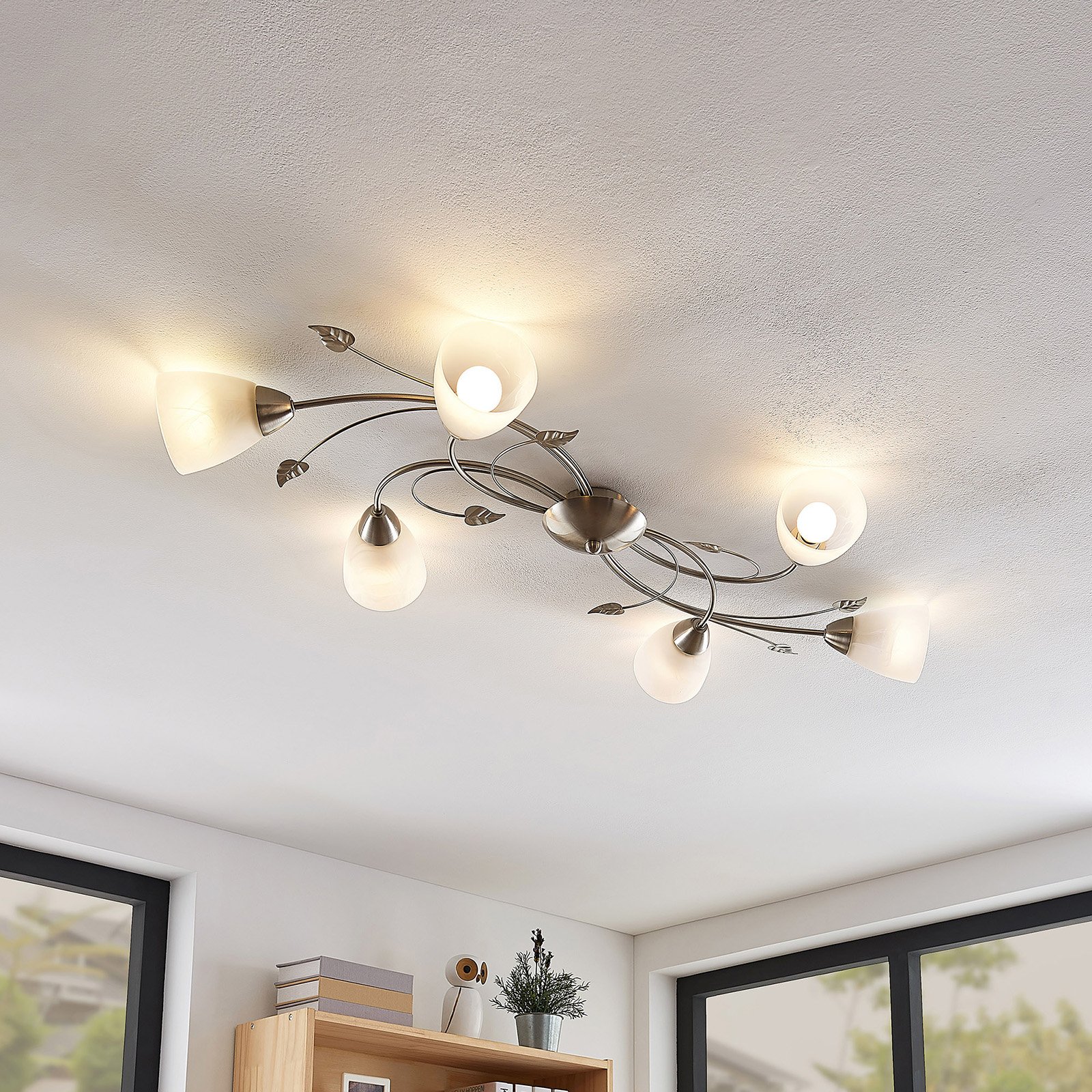 Lindby Deckenlampe Yannie, 6-flg., 106 cm, nickel/weiß, Glas