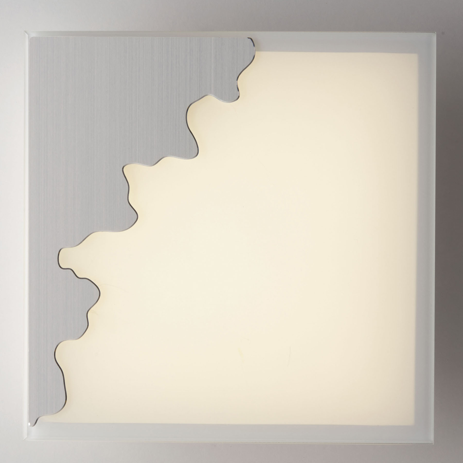 Chic wall light, angular, silver/satin, 38x38cm