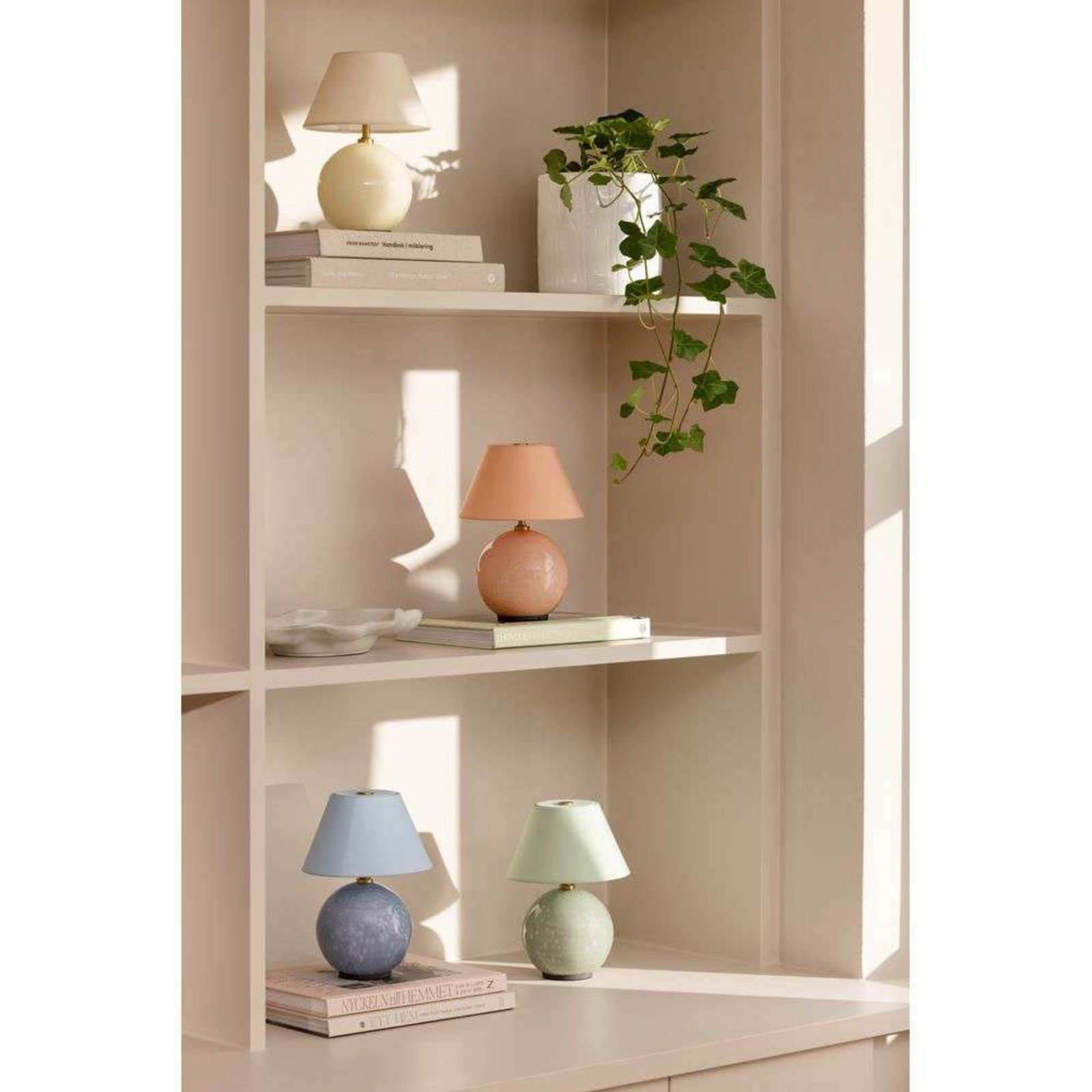 Iris 16 Portable Stalinis Šviestuvas Dove Blue - Globen Lighting Iris 16 Portable Stalinis Šviestuvas Dove Blue - Globen Lighting