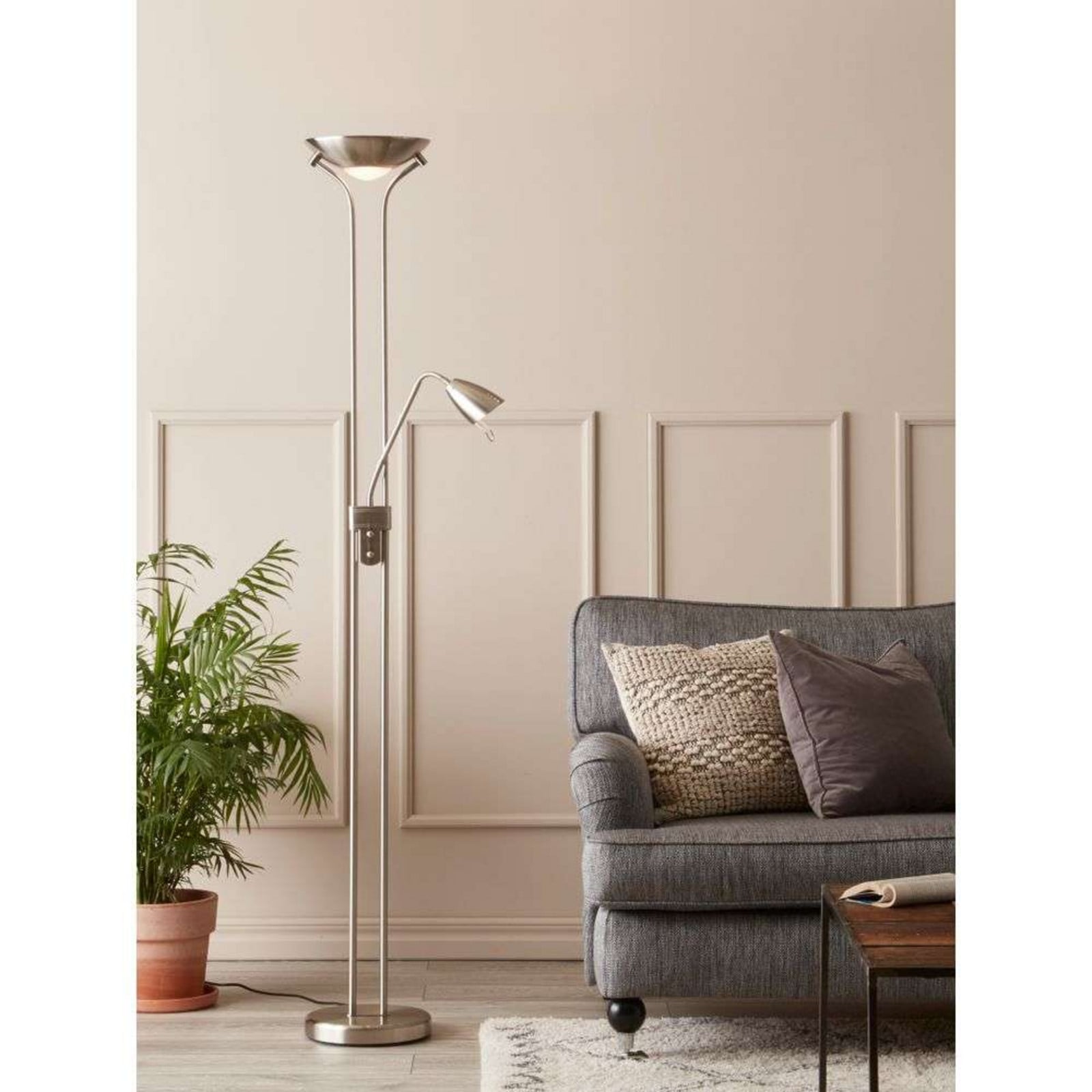 Detroit 2 Golvlampa St&aring;l Marksl&ouml;jd - Vardagsrum - Metall