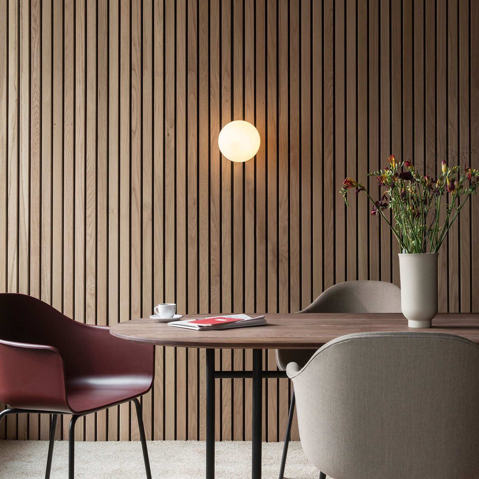 TR Bulb LED-Deckenleuchte, messing/weiß - Audo Copenhagen