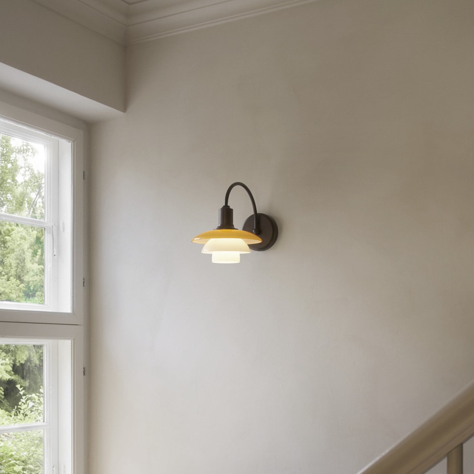 Louis Poulsen PH 2/2 wall lamp, projection 32 cm, amber/white Louis Poulsen PH 2/2 wall lamp, projection 32 cm, amber/white