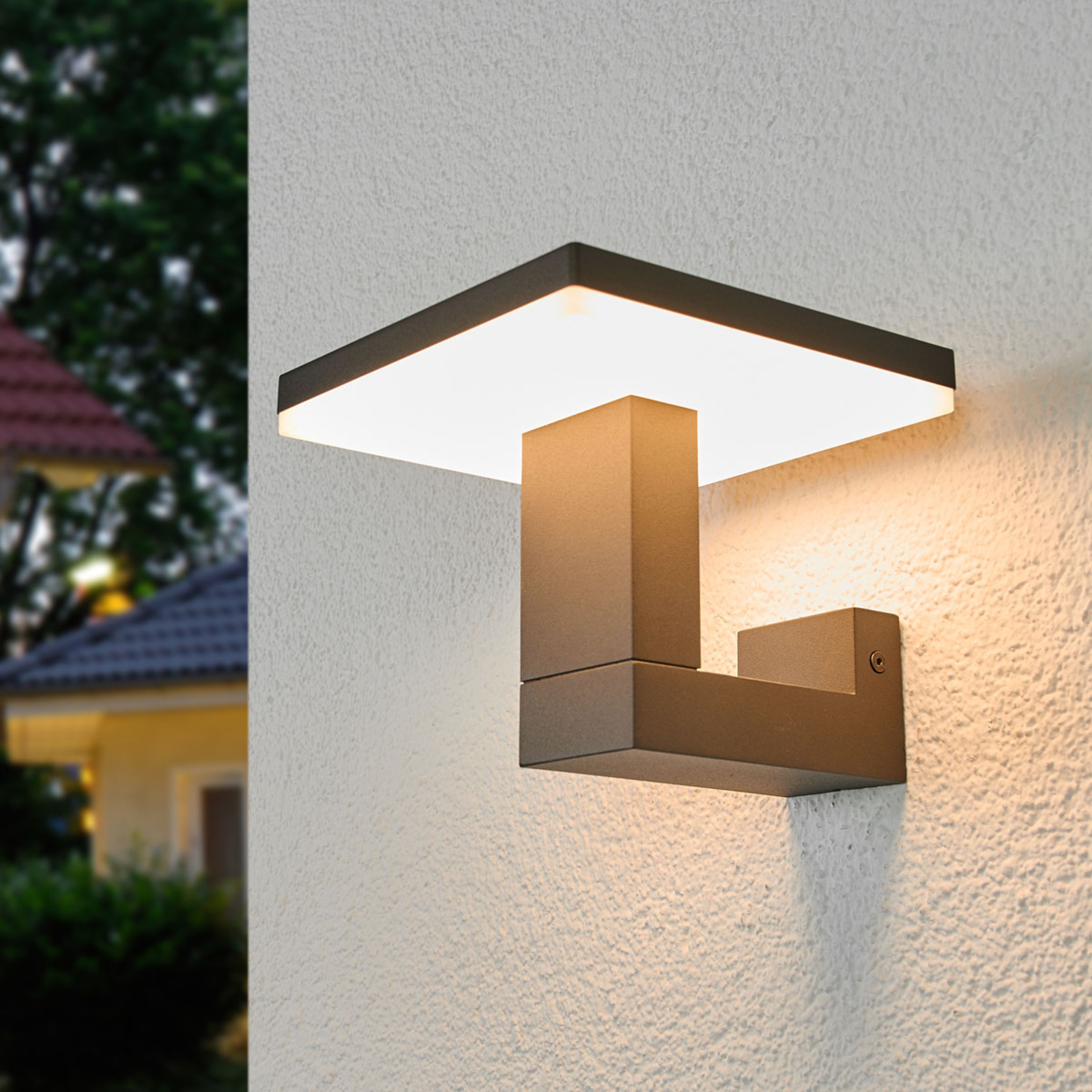 Lucande LED outdoor wall lamp Olesia, angular shape, aluminium, plastic, 8.6 W, energy efficiency: A+, W: 18 cm, H: 15 cm