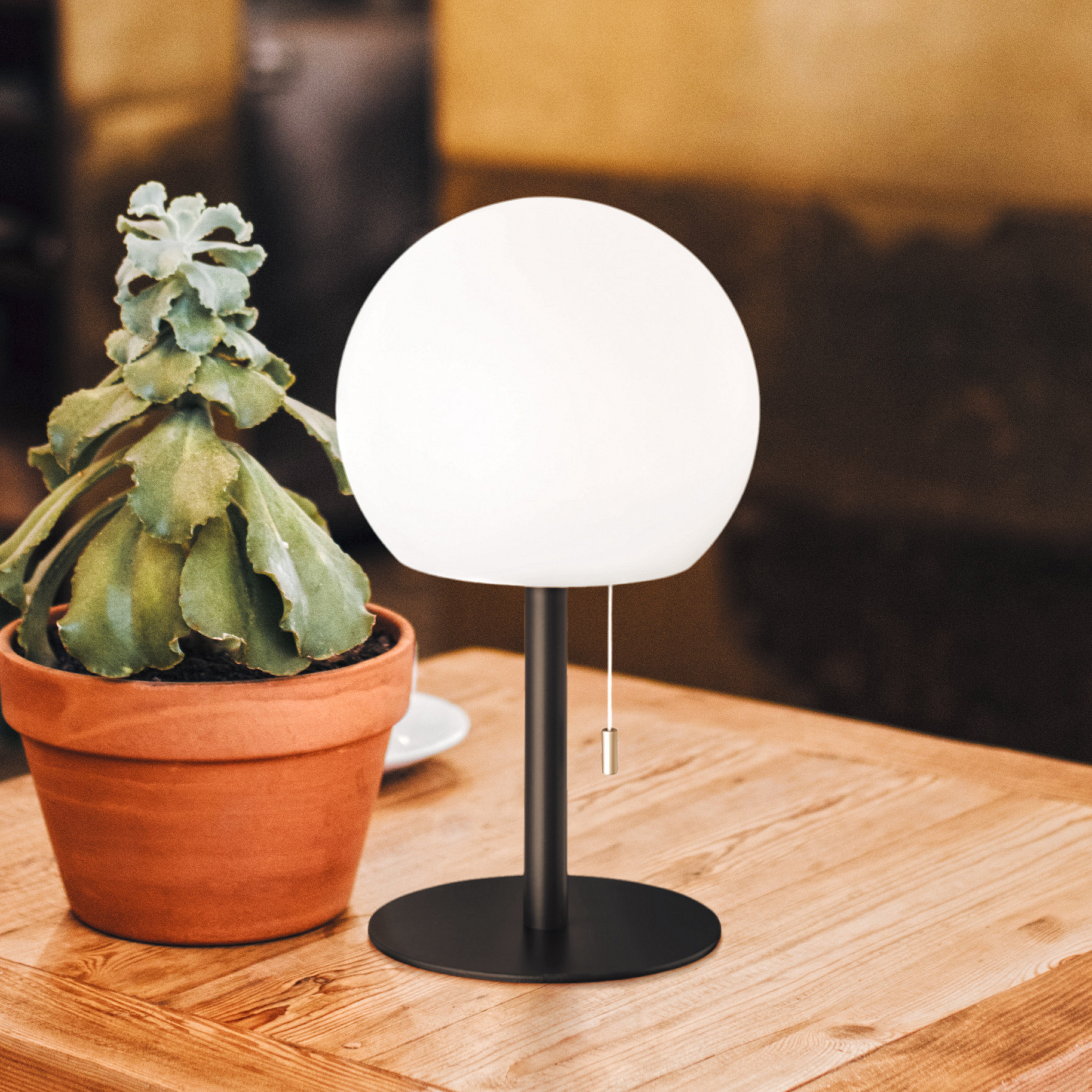 Lámpara de mesa LED batería Trivento, negro arena