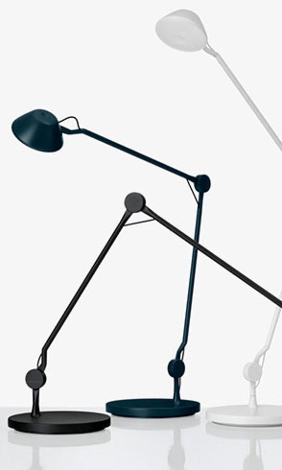 AQ01 Table Lamp Matte Black - Fritz Hansen