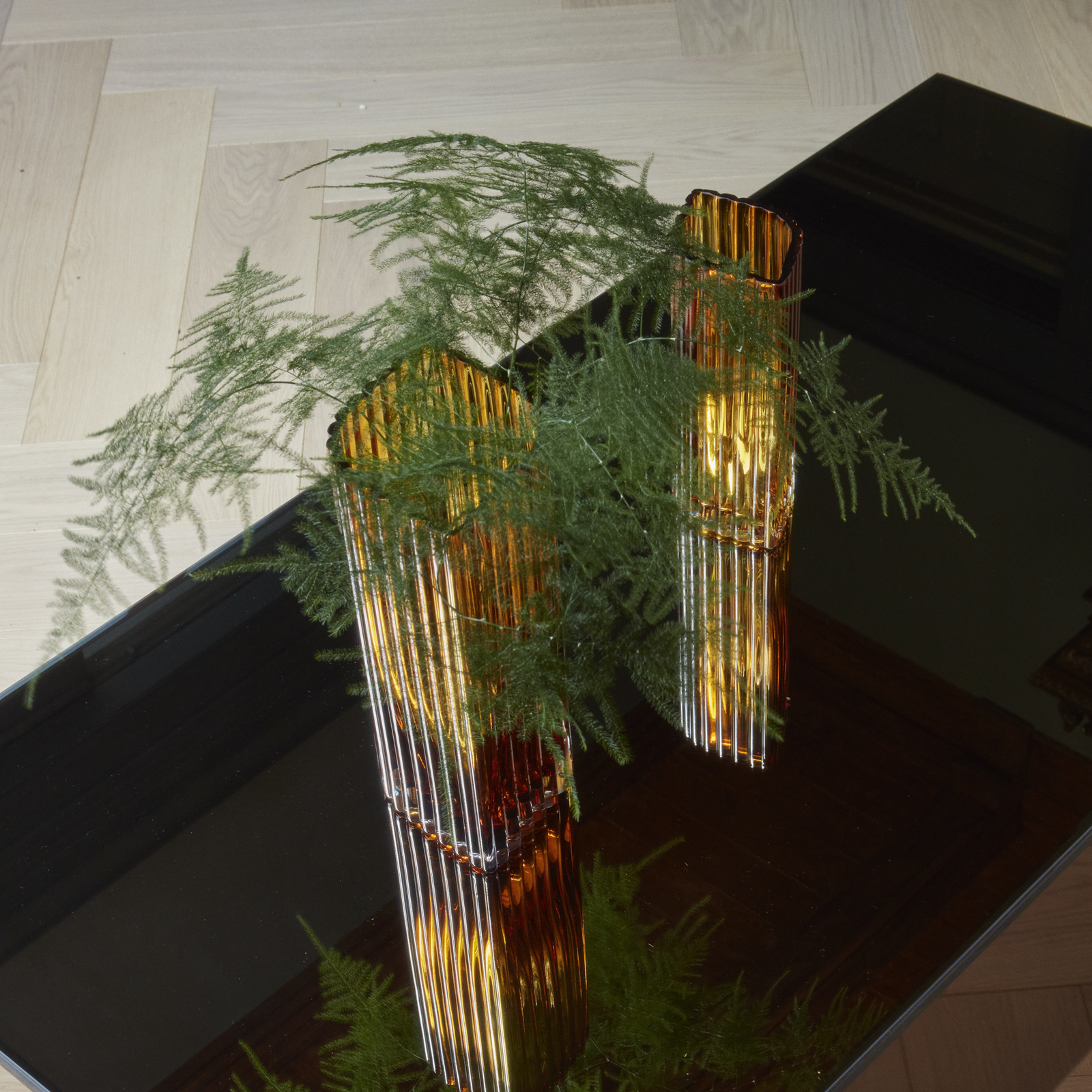 Folium Vase H20 Bernstein - AYTM