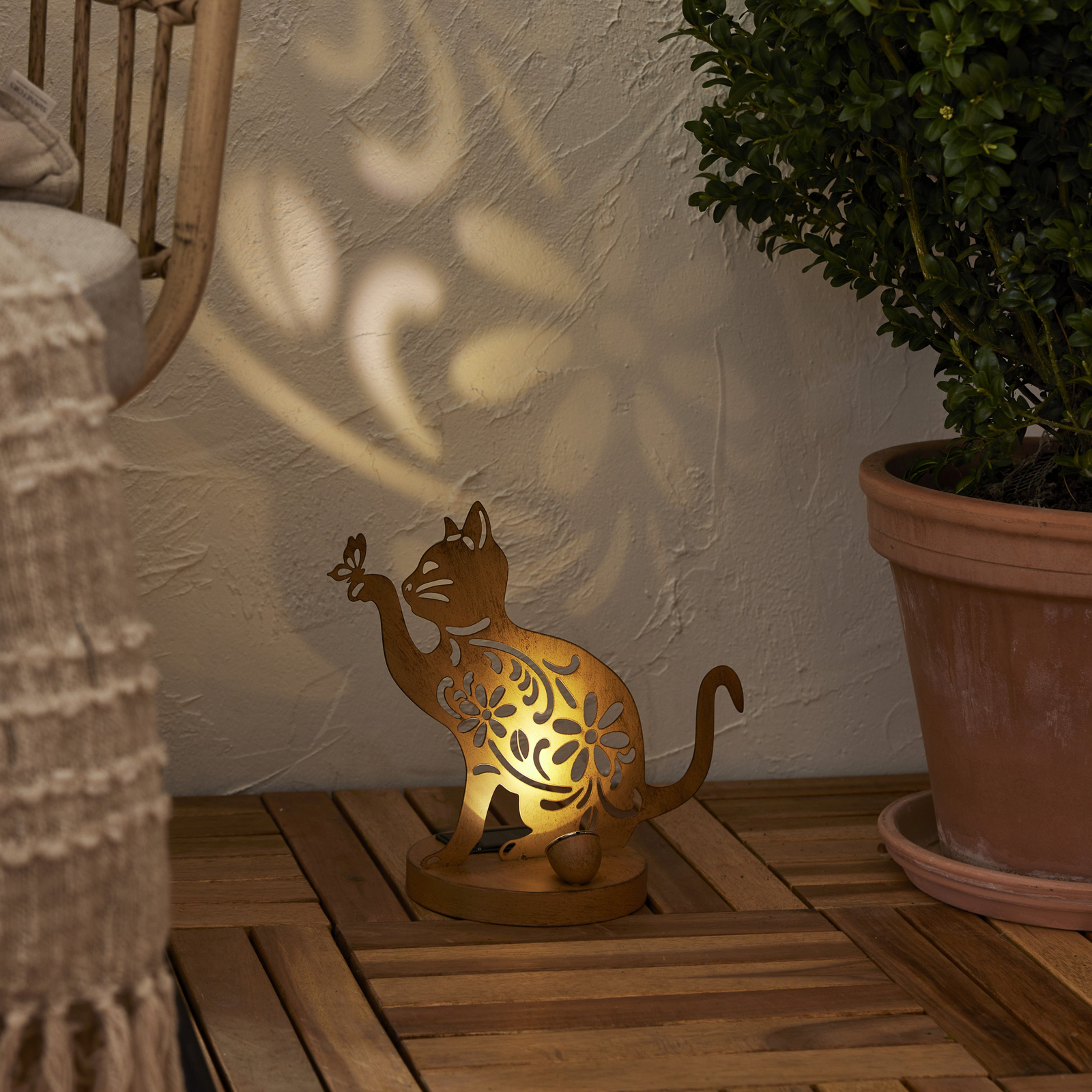 Oxicat LED solar decorative lamp, height 30 cm, rust-coloured, IP44 Oxicat LED solar decorative lamp, height 30 cm, rust-coloured, IP44