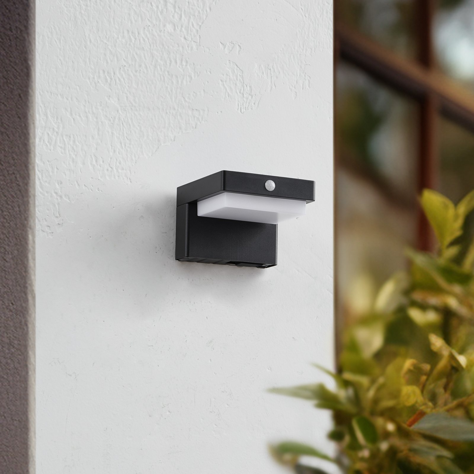 Eleazer LED Solarzelle Wandleuchte w/Sensor Schwarz - Lindby