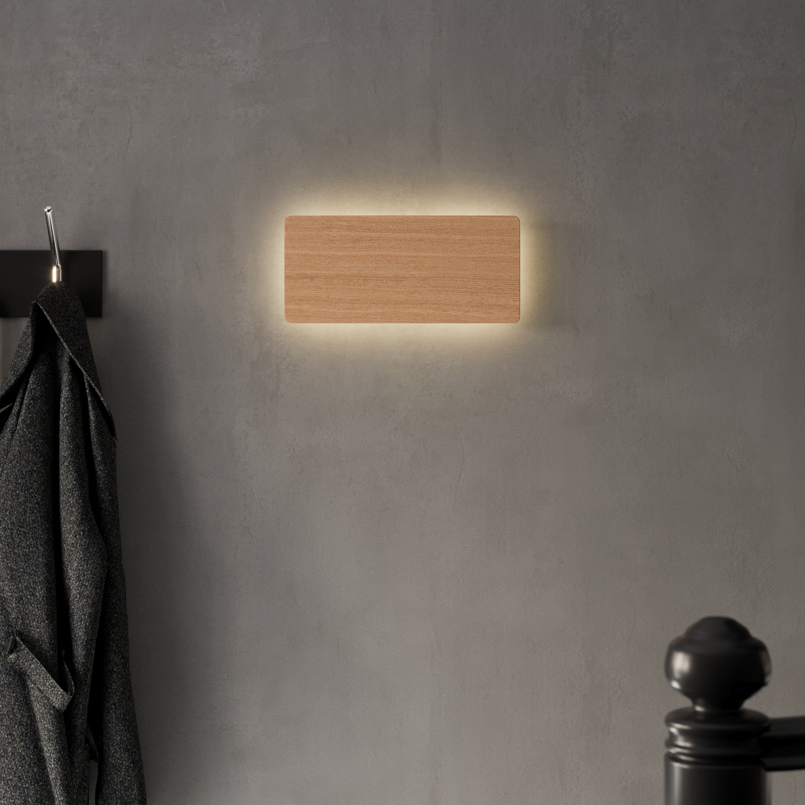 Envostar Tavola wall light, oak, 35 x 16 cm