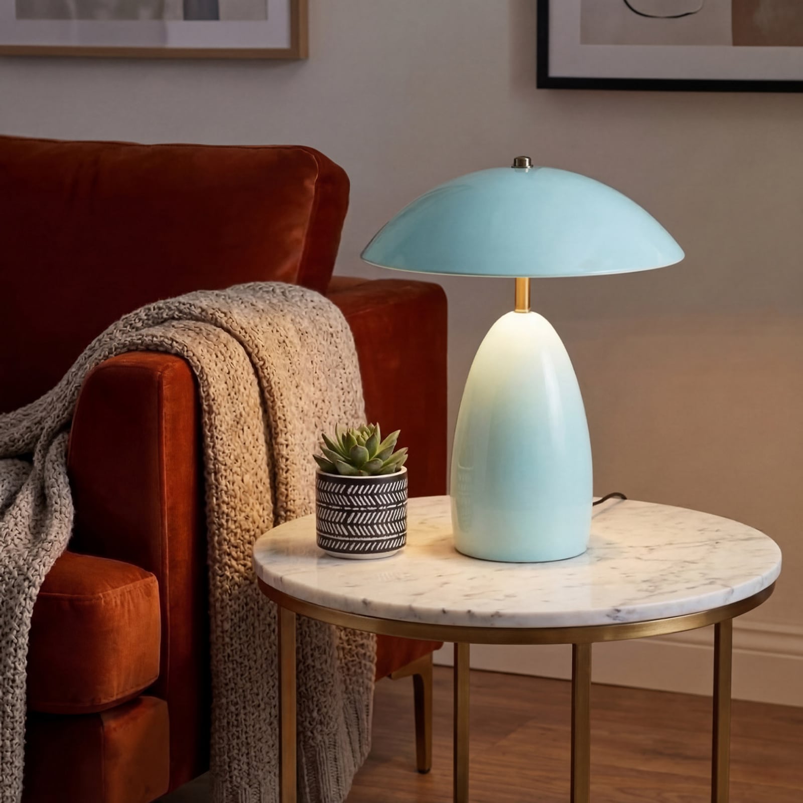 Candeeiro de mesa LED Poppy, azul claro, 35 cm, metal, regulável - Elstead Candeeiro de mesa LED Poppy, azul claro, 35 cm, metal, regulável - Elstead
