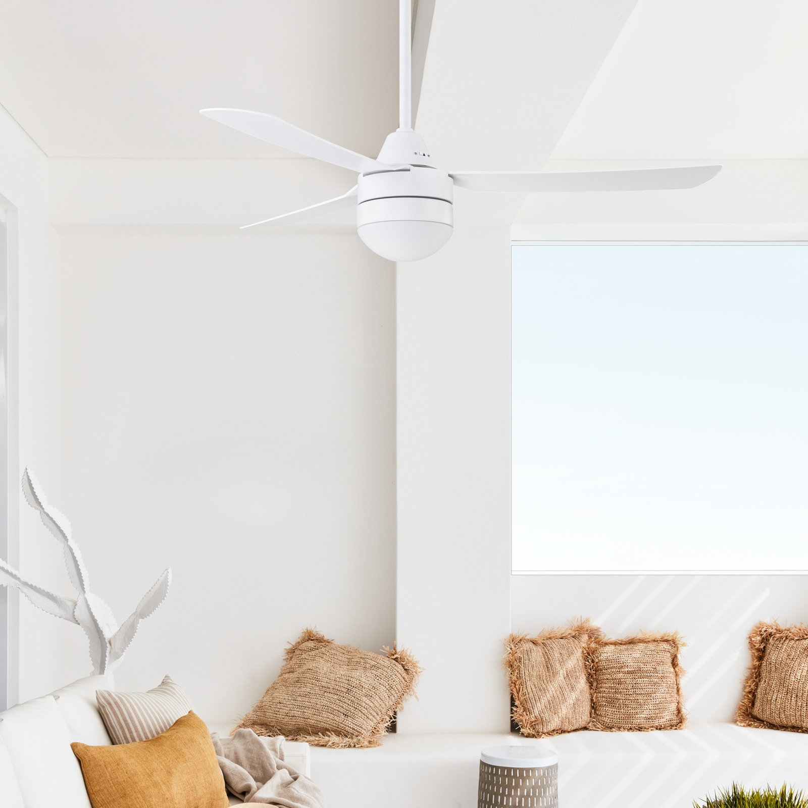 Beacon ceiling fan with light Megara white Ø 122 cm quiet
