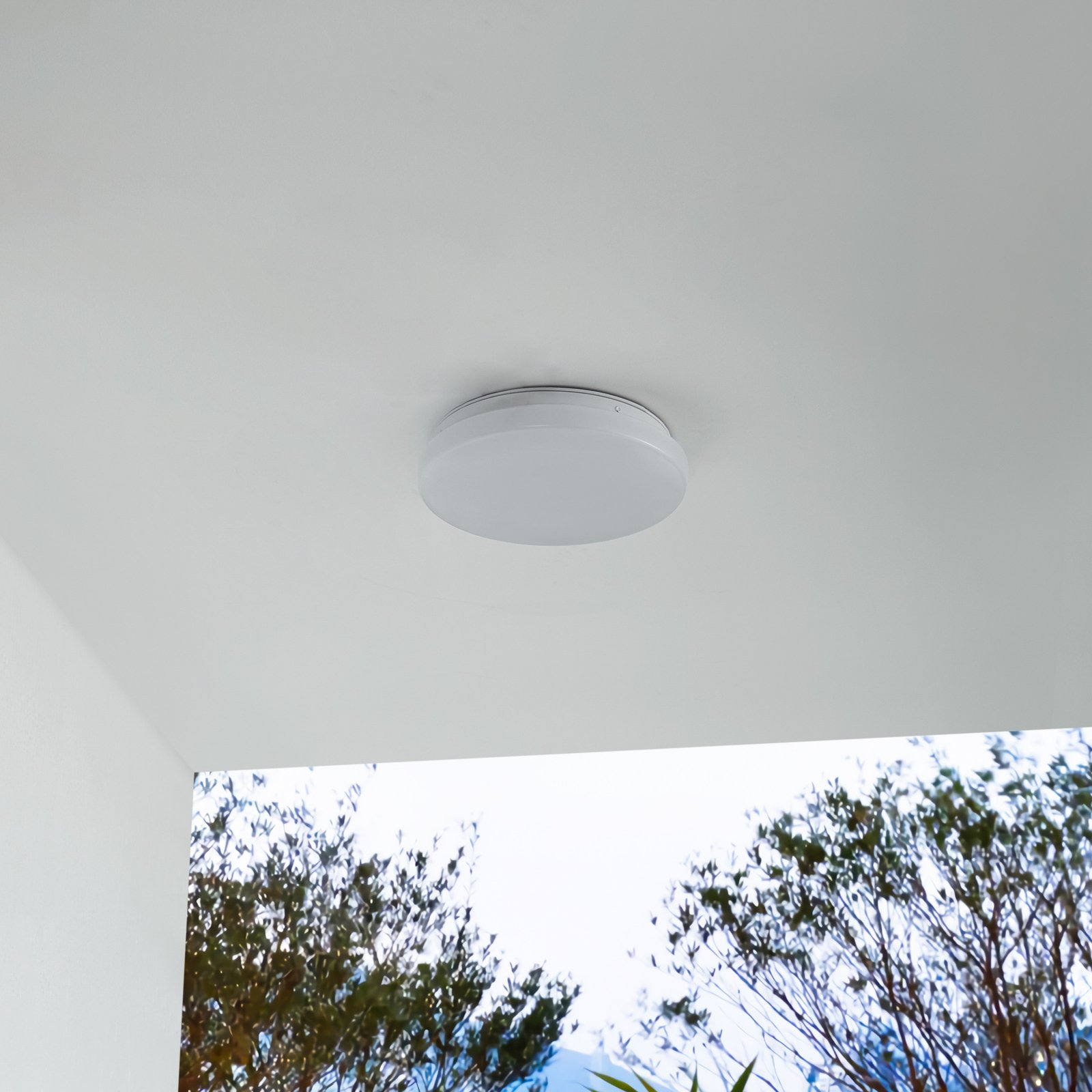 Lindby LED outdoor ceiling light Kirkola, 3000 K, Ø 26 cm, white