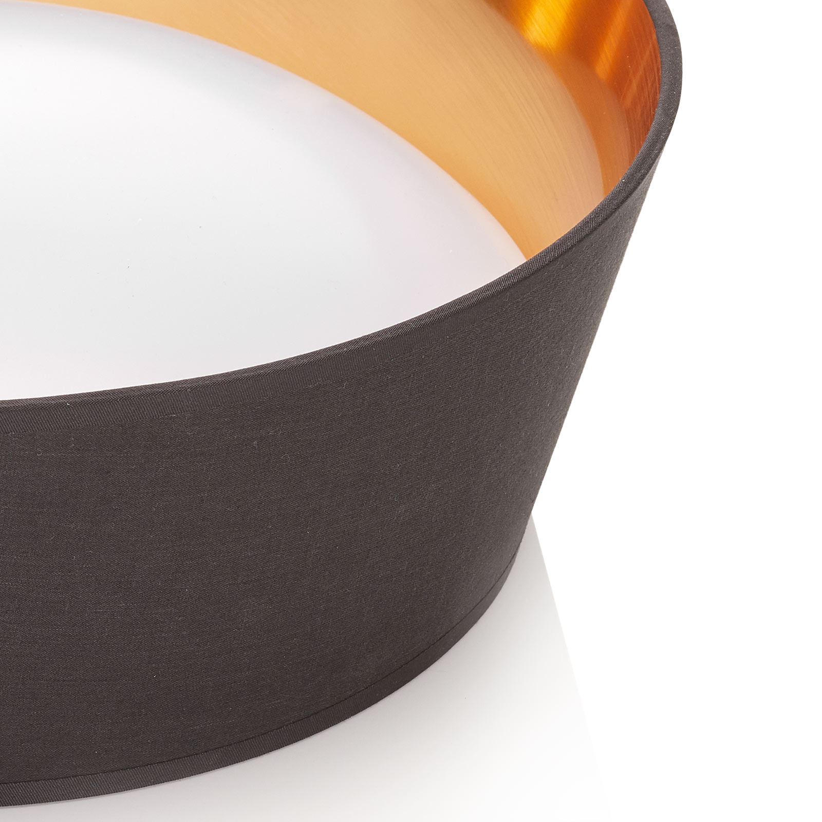 Svart, gyllen taklampe Ponts i tekstil med LED lys Svart, gyllen taklampe Ponts i tekstil med LED lys