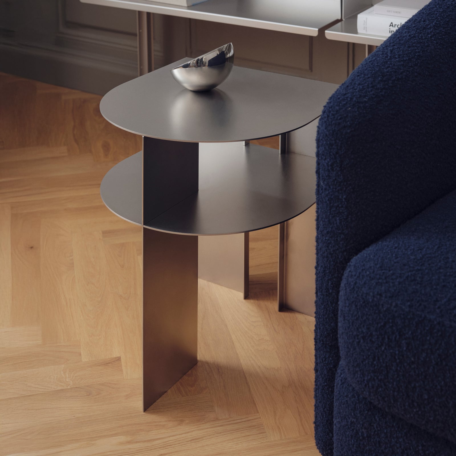 Rand sidebord, sandfarget, 48 cm, stål – New Works