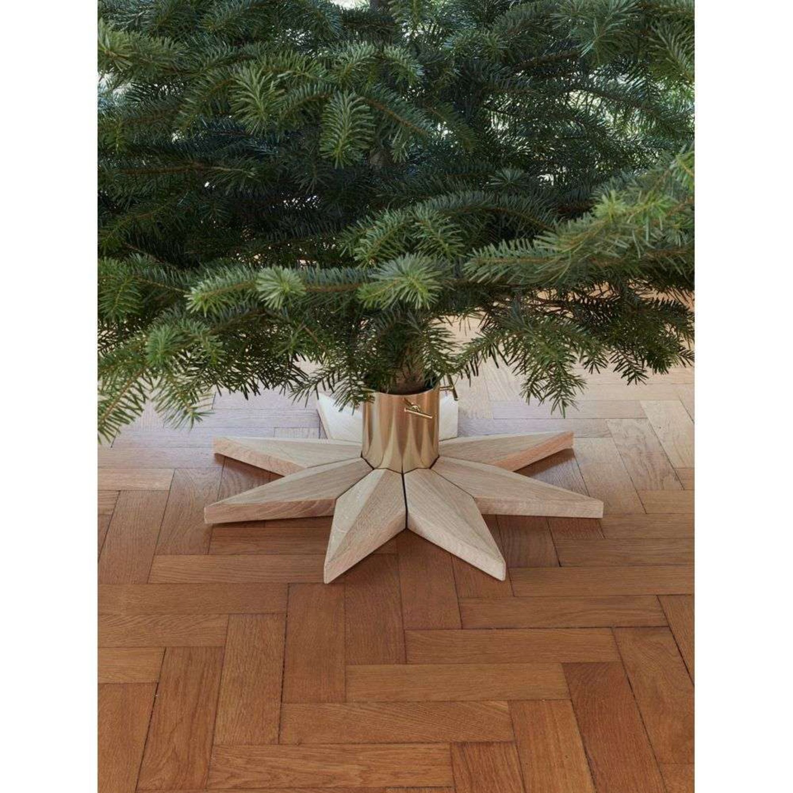 Stella Christmas Tree Base - Skagerak by Fritz Hansen