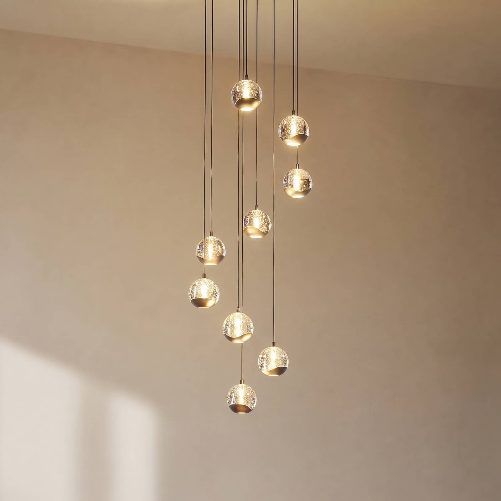 Suspension LED Lucande Hayley, noir, à 9 lampes, verre