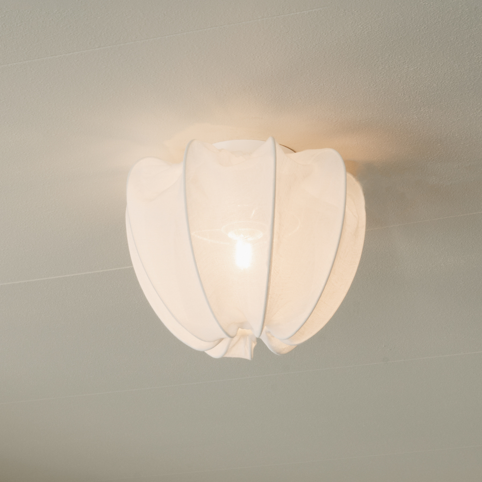 Stropné svietidlo Anna, biele, ľanové, Ø 30 cm - Watt & Veke