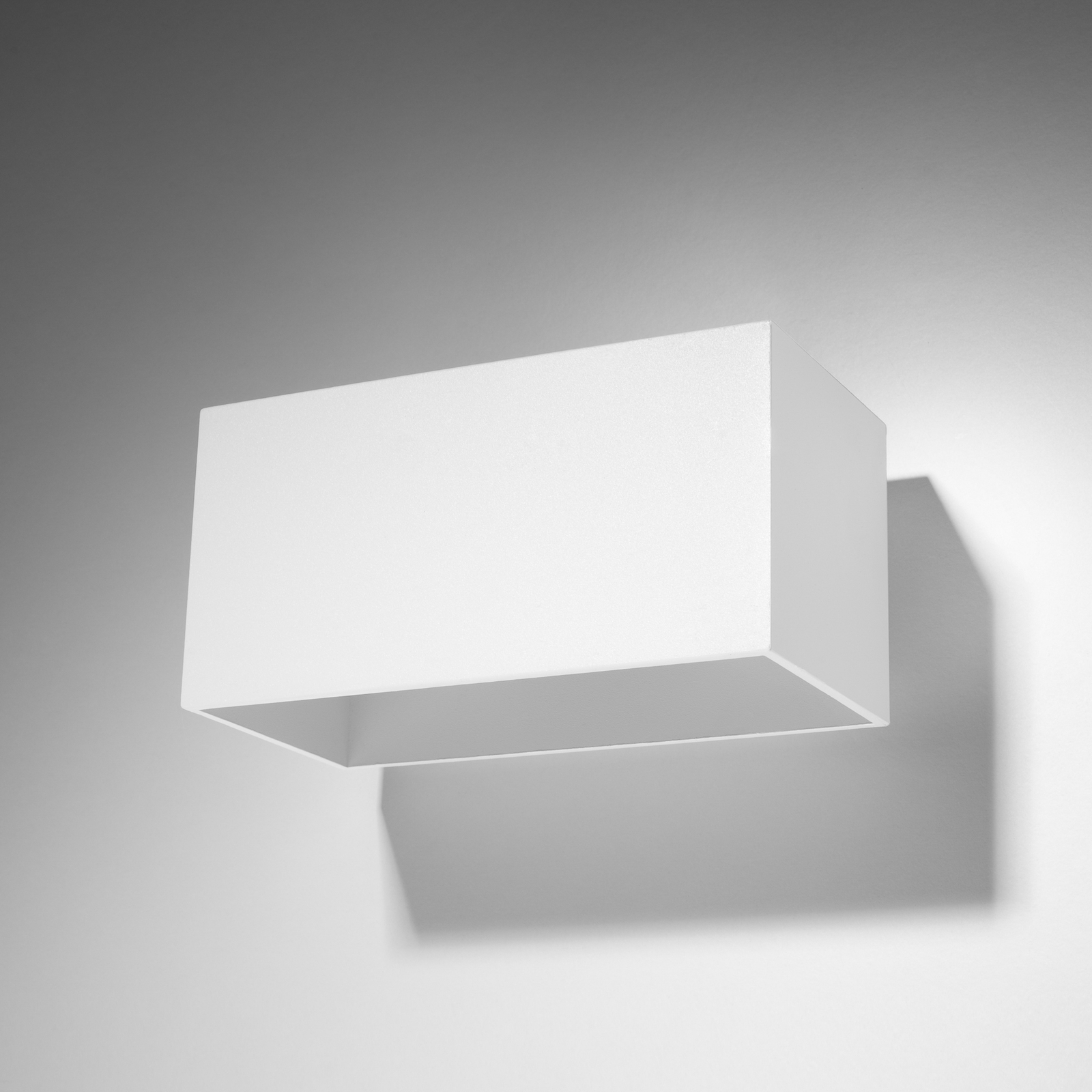 Euluna Elestren wall light, angular, white