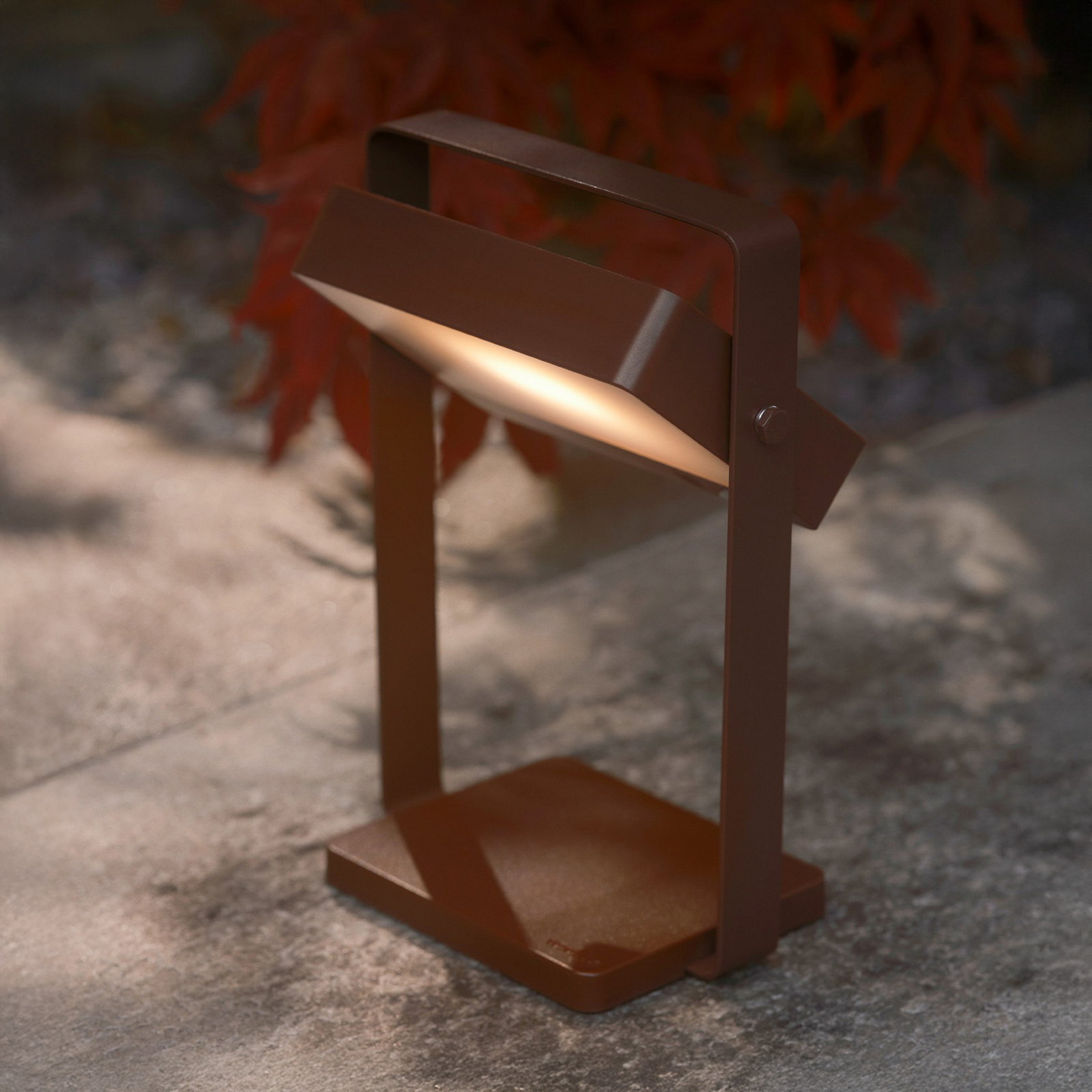 Solární LED stolní lampa Saulio s LED, hnědá, IP44, hliník, USB, akumulátor Solární LED stolní lampa Saulio s LED, hnědá, IP44, hliník, USB, akumulátor