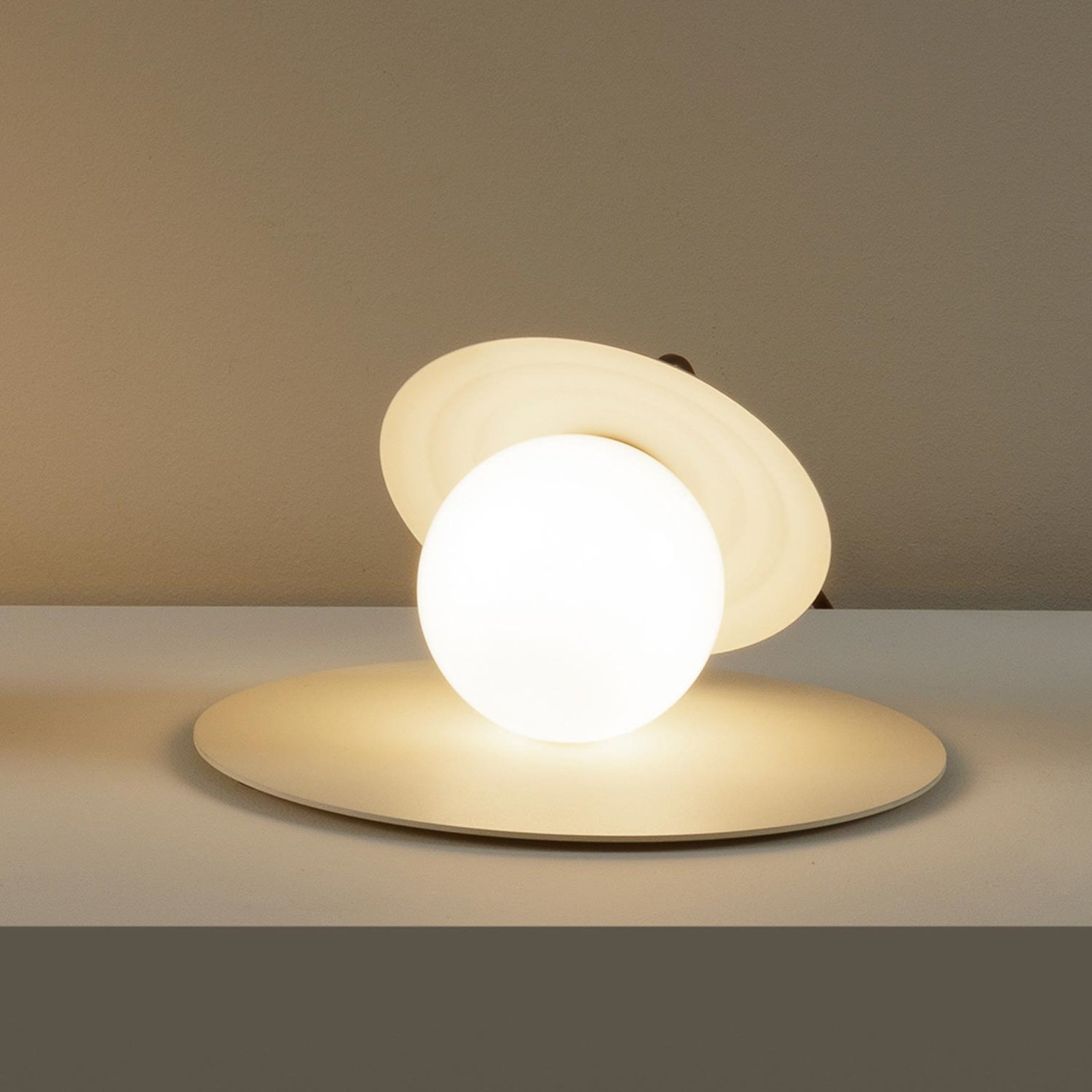 Milan Symphony-bordlampe uden stel, minkfarvet