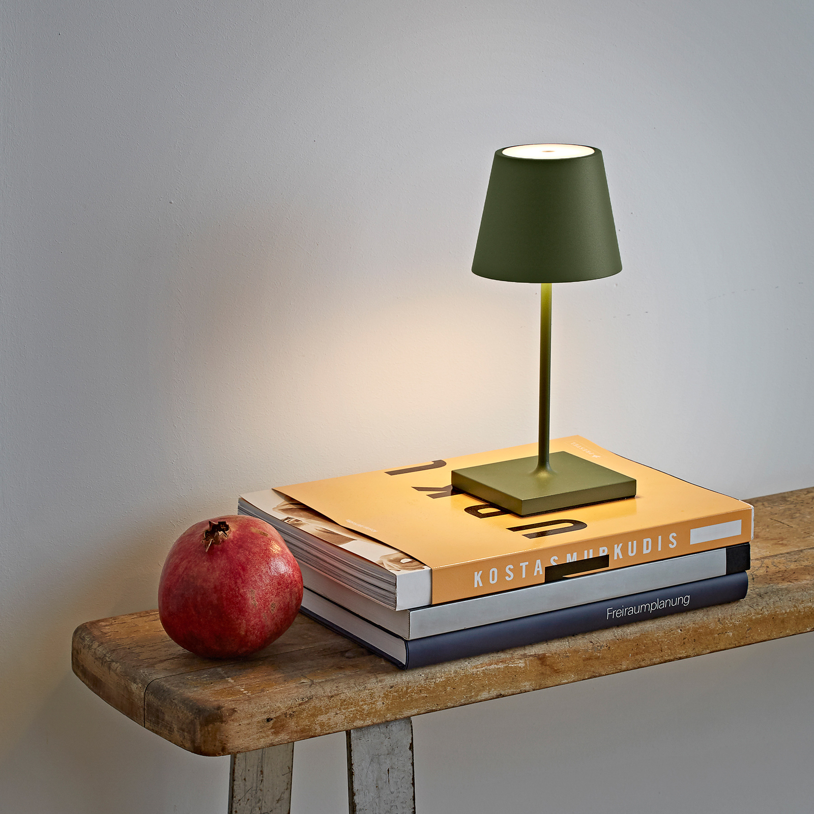 Nuindie mini lampa stołowa LED, okrągła, USB-C, jodłowa zieleń